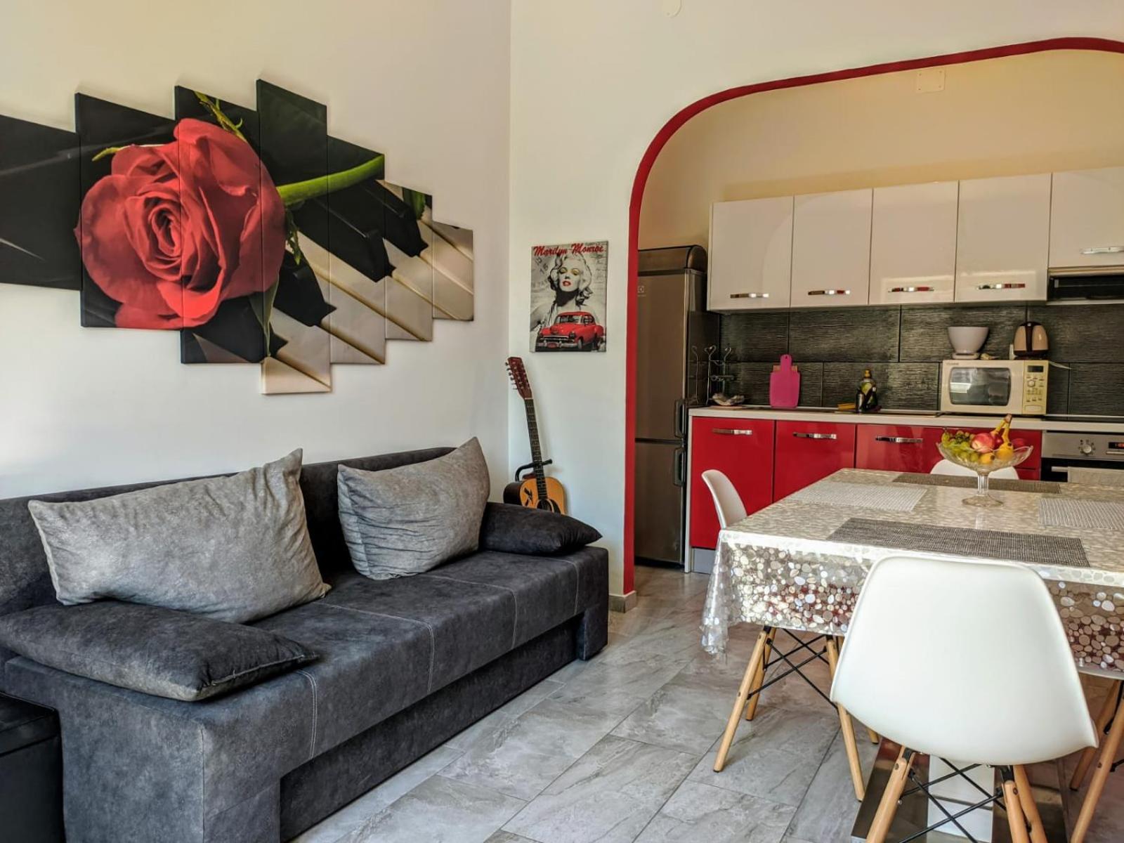 Two-Bedroom Apartment - Photo 4