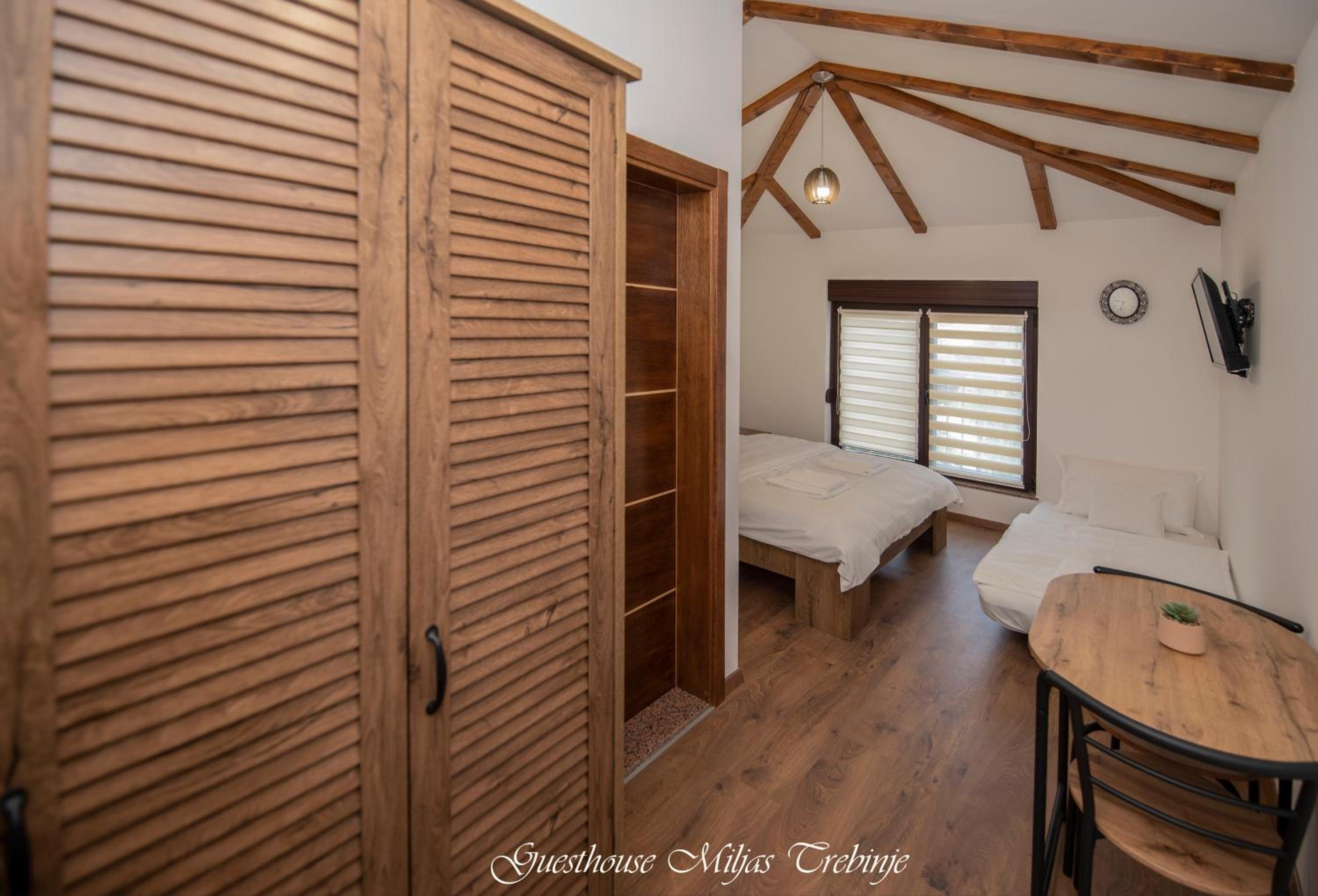 Deluxe Double Room with Extra Bed photo 3