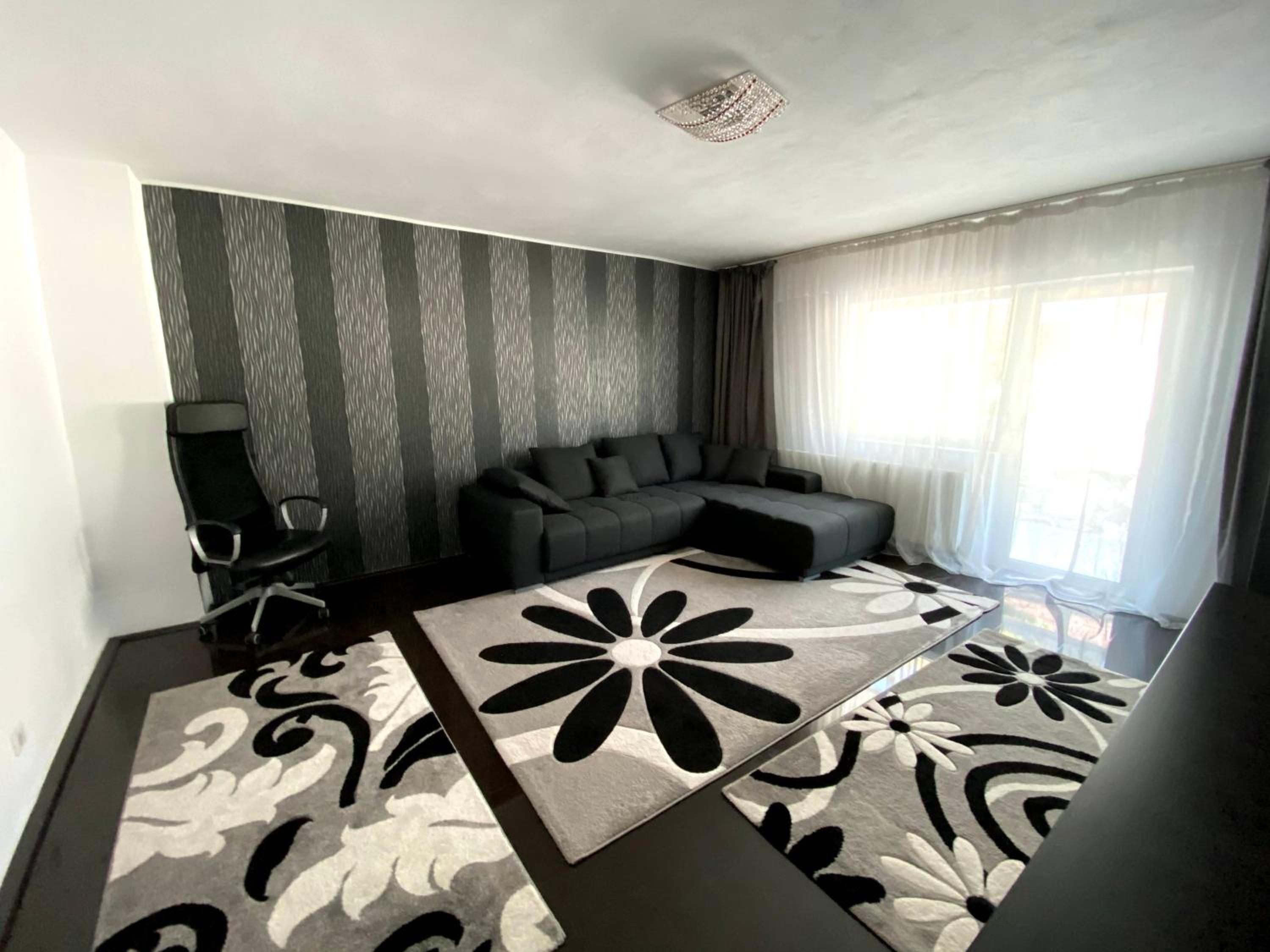 Three-Bedroom Apartment - Photo 10