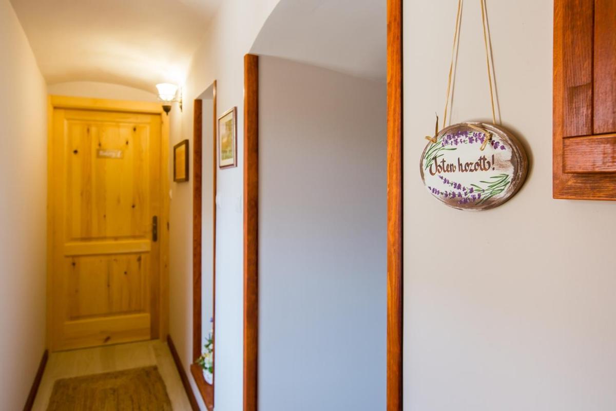 Family Room with Garden View - Photo 7