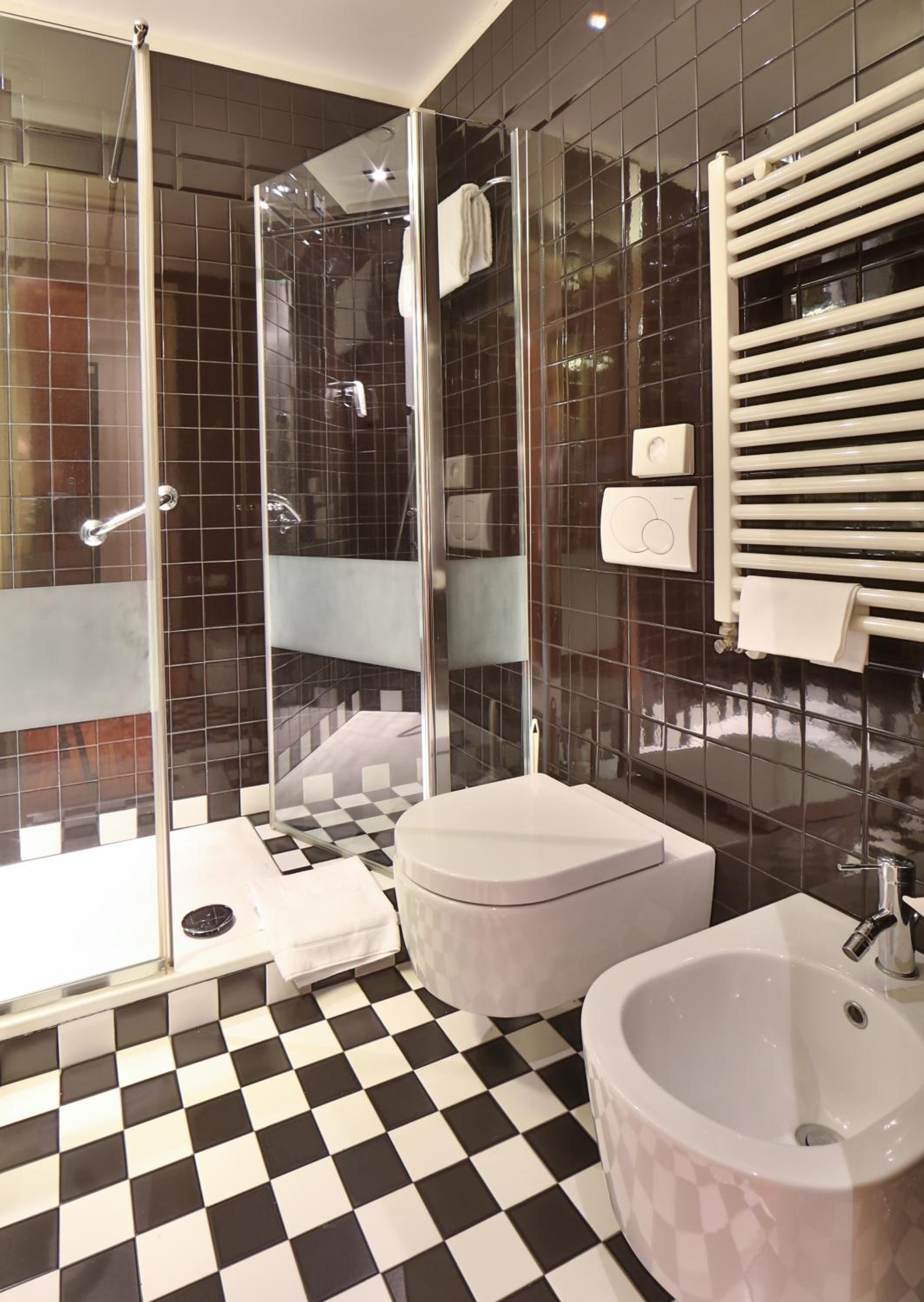 Standard Single Room - Photo 10