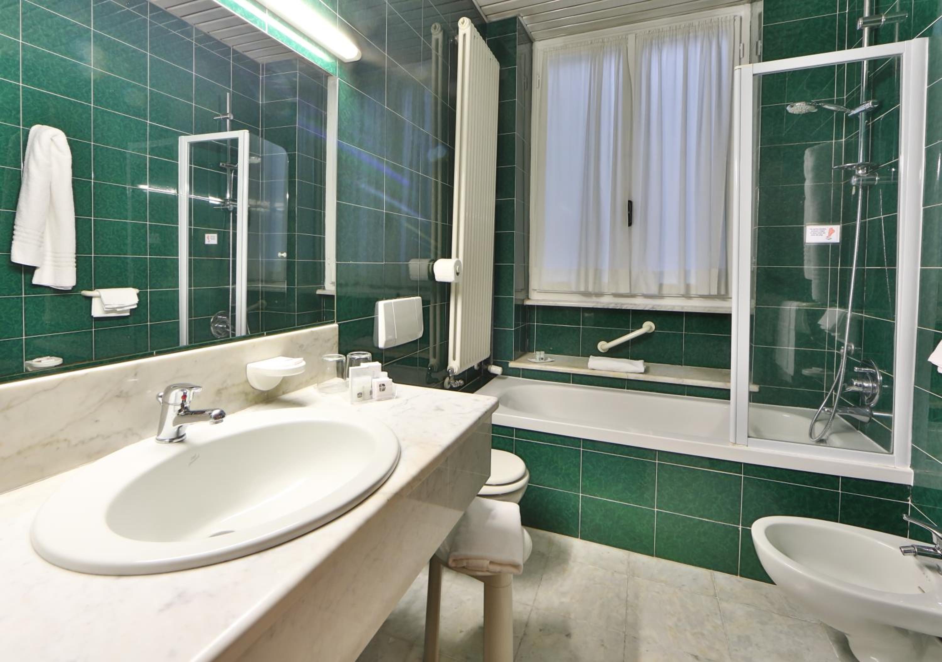 Triple Room - Photo 16