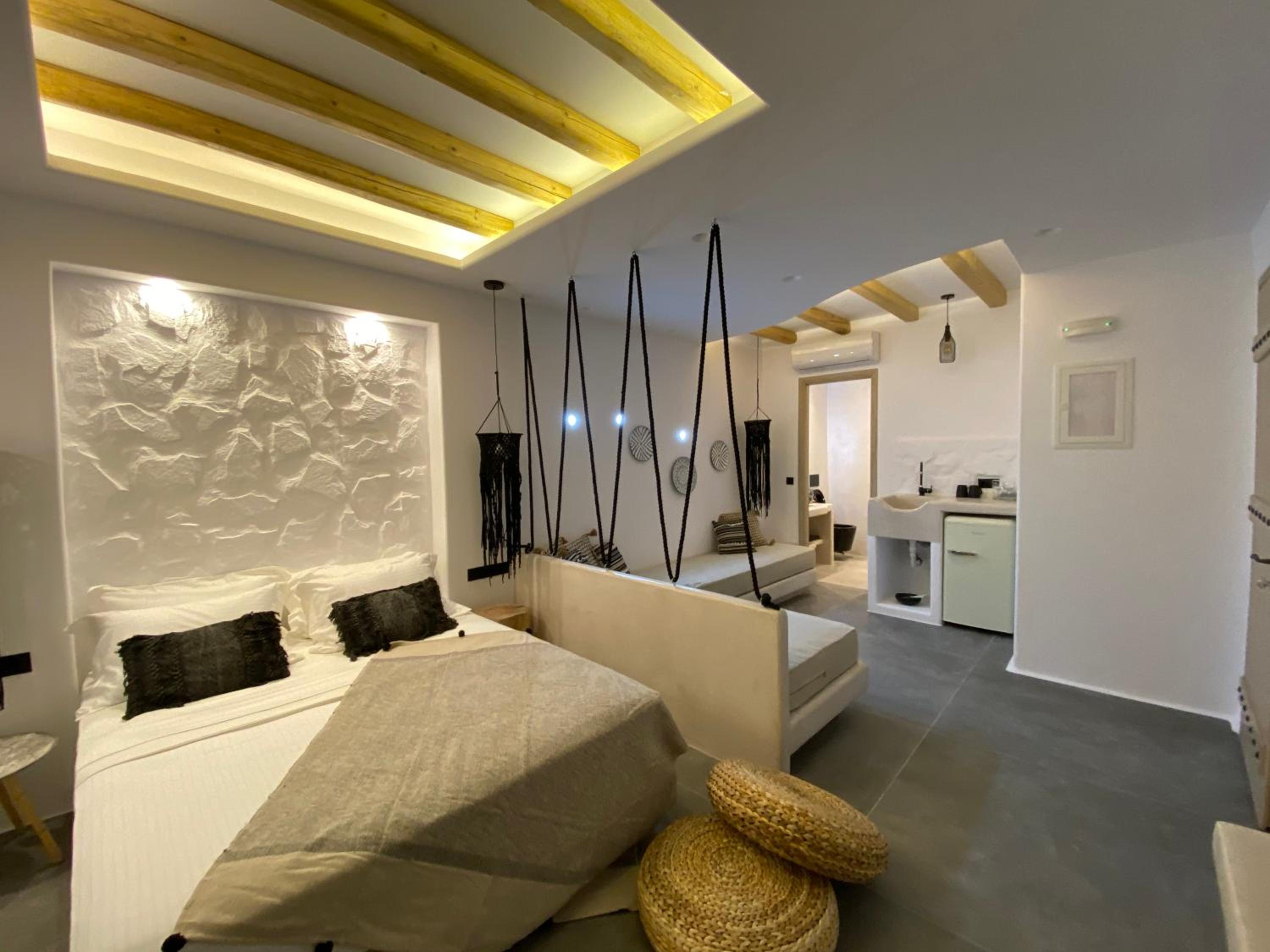 Deluxe Family Room photo 2