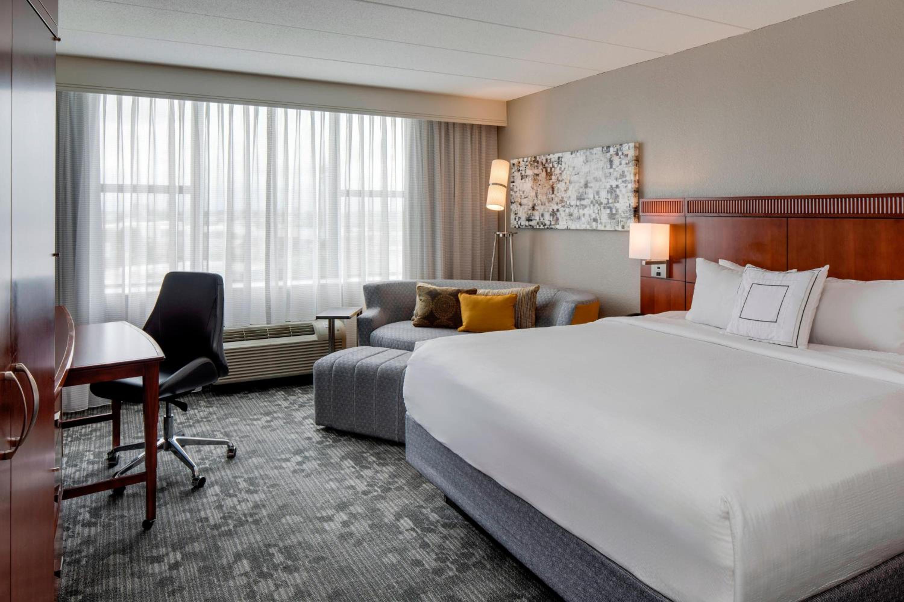 King Room with High Floor and Sofa Bed