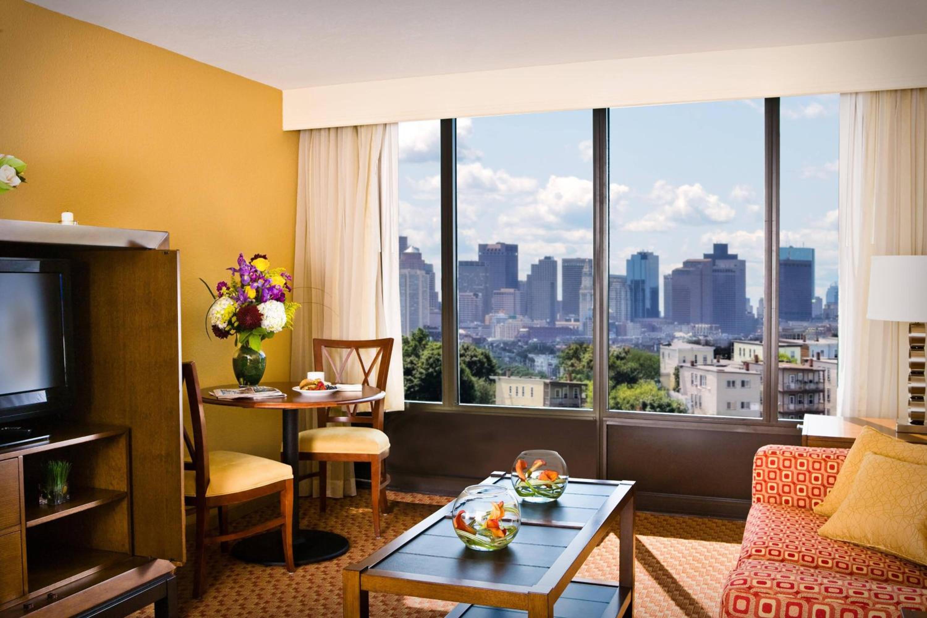 One-Bedroom King Suite with High Floor and Sofa Bed thumbnail 6
