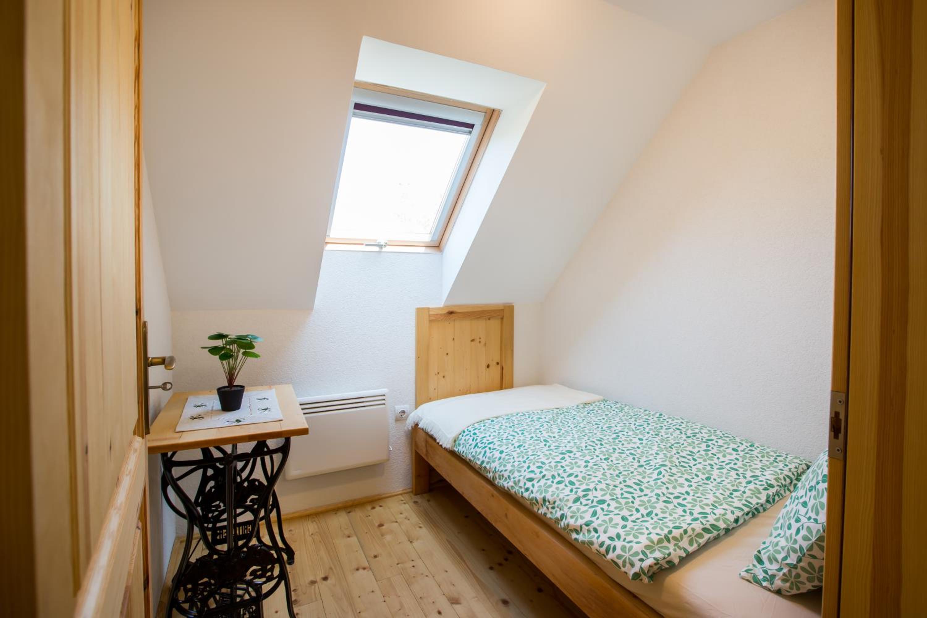 Family Room with Private Bathroom - Photo 6