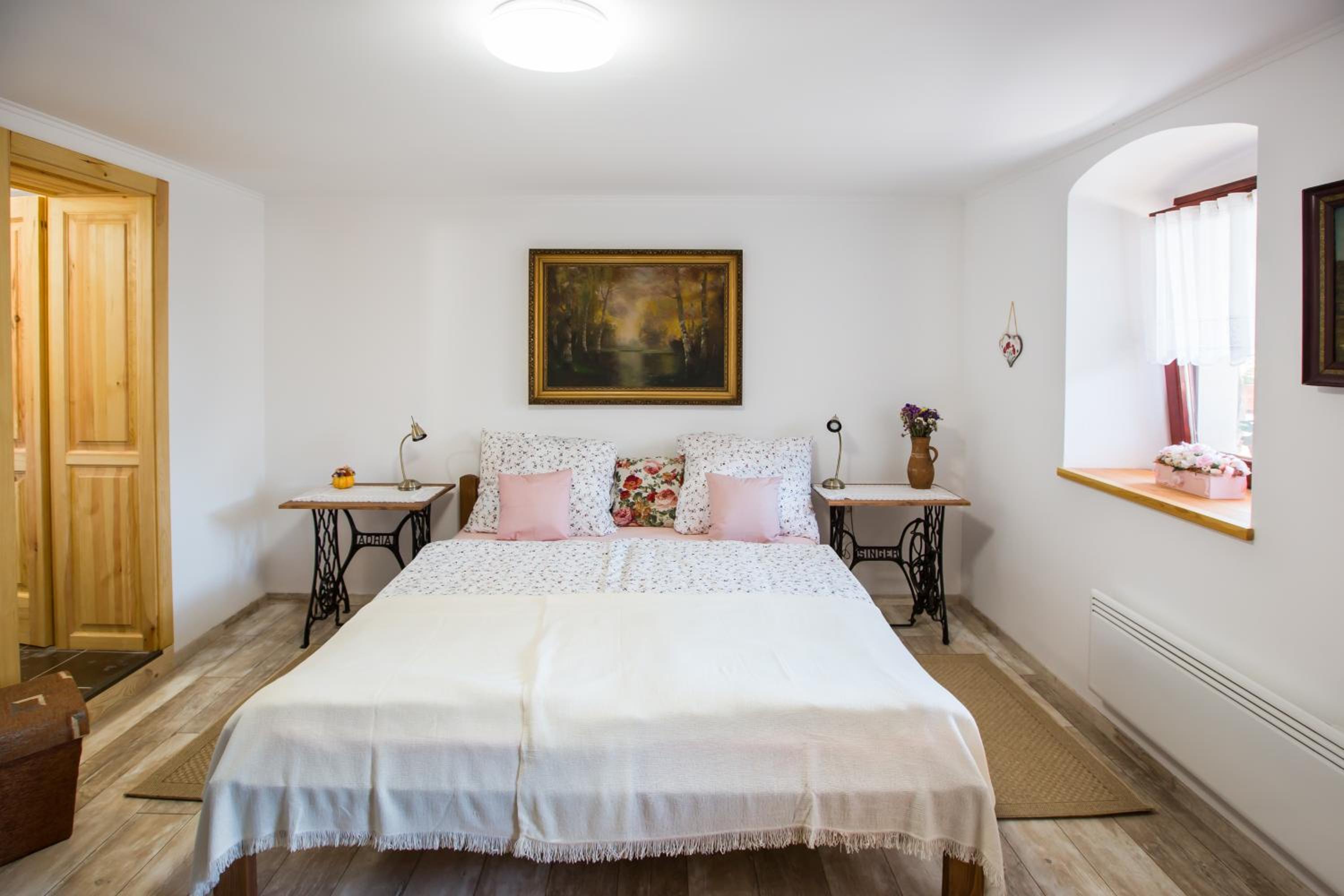 Standard Queen Room - Photo 1