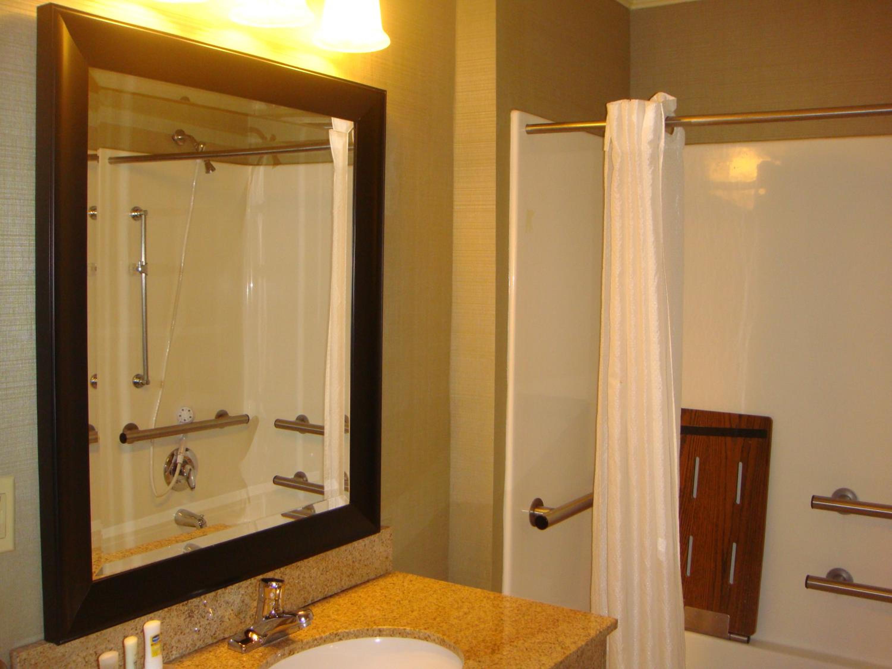 One-Bedroom King Suite - Disability Access/Non-Smoking - Photo 3