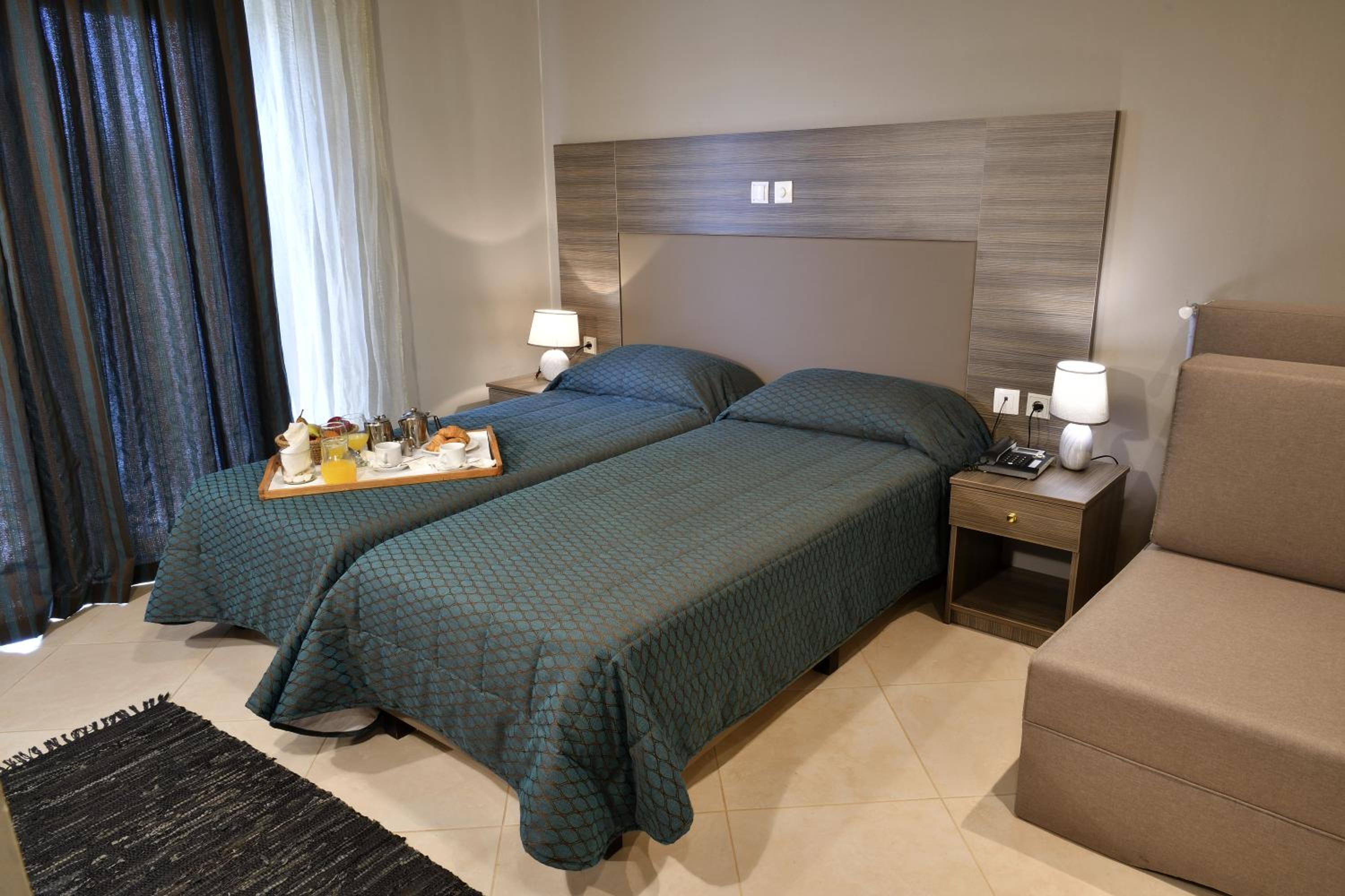 Double Room - Photo 5