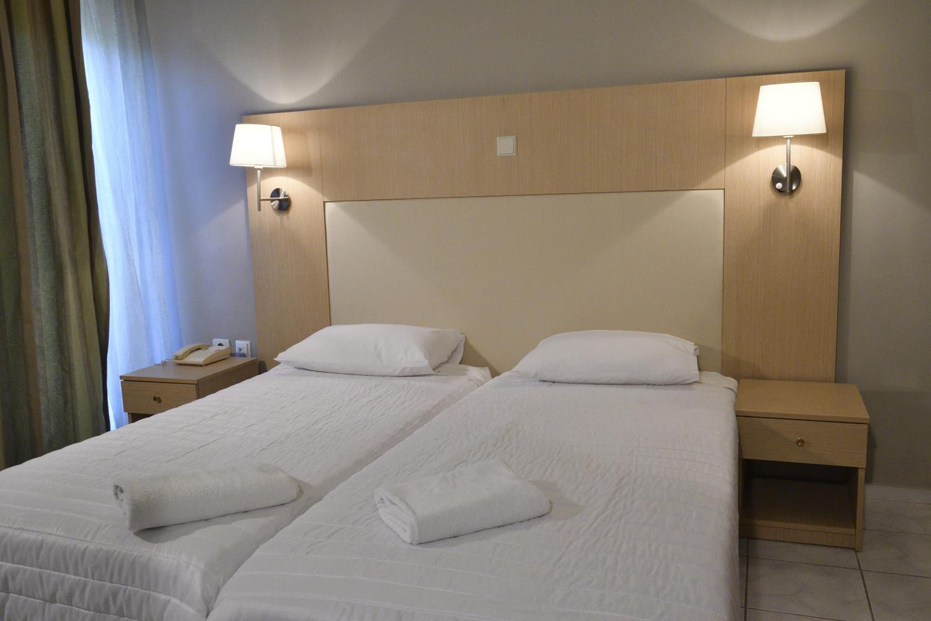 Double Room - Photo 2