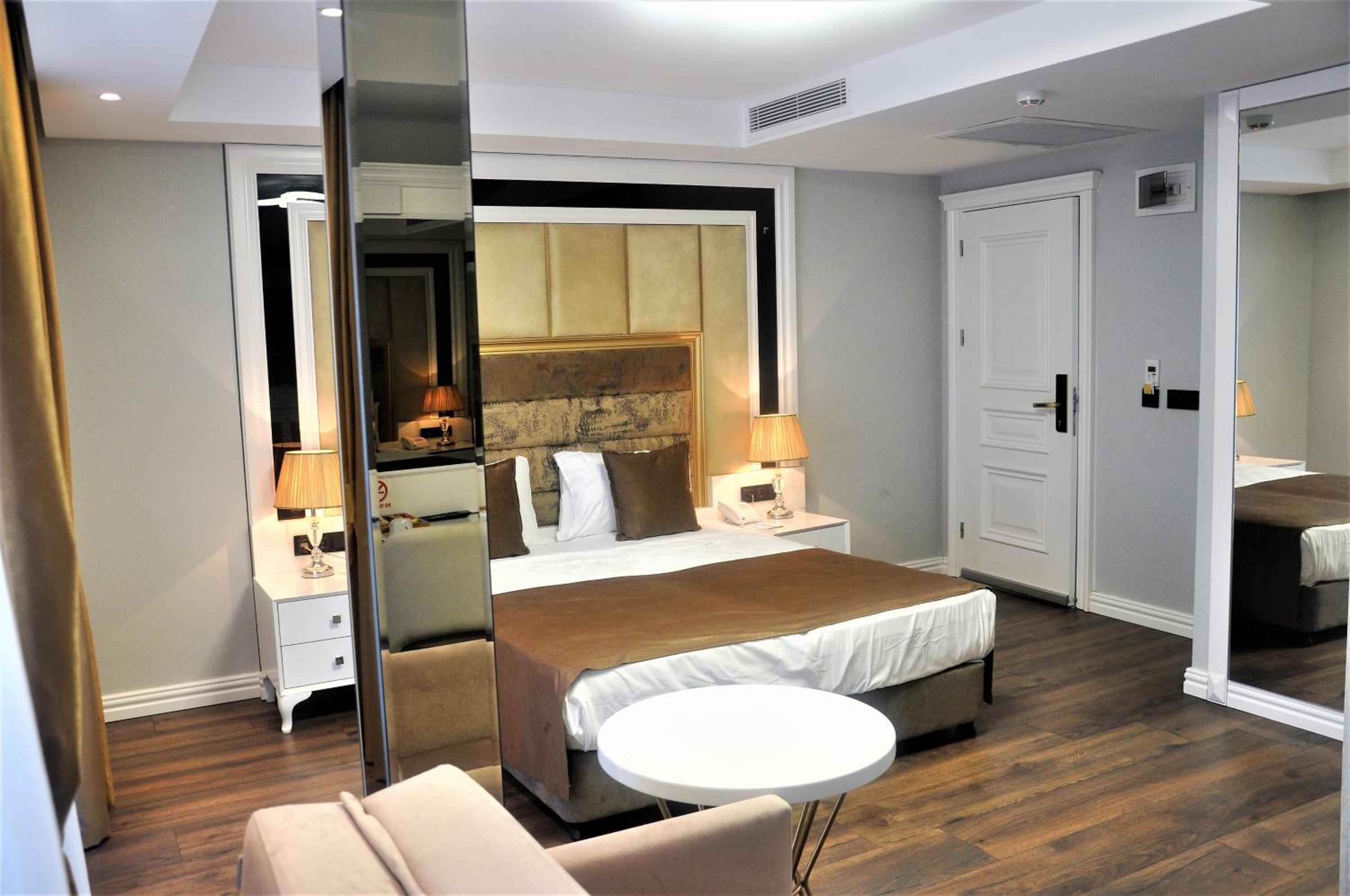 Triple Room with Balcony photo 3