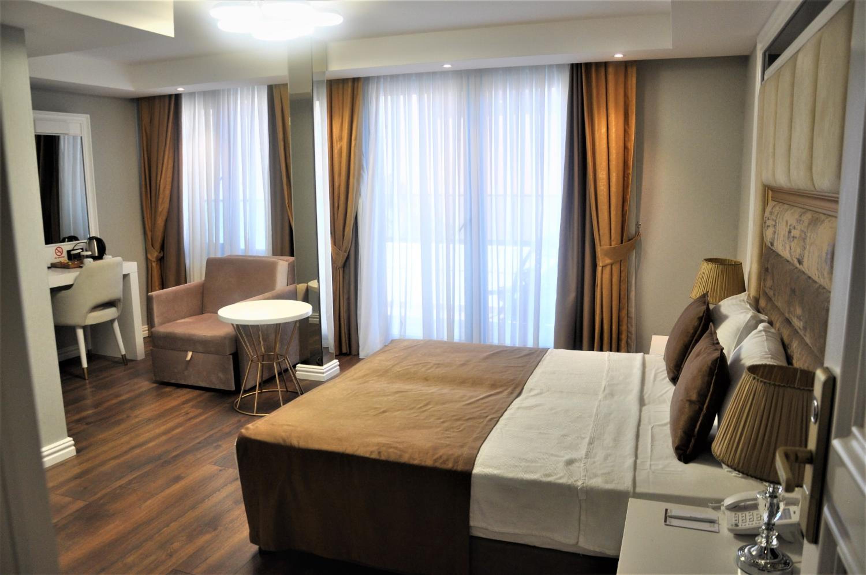Triple Room with Balcony photo 1