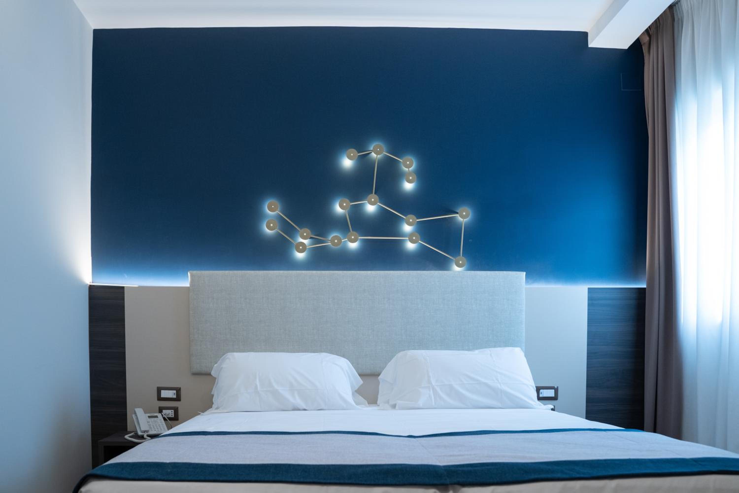 Standard Double or Twin Room photo 1