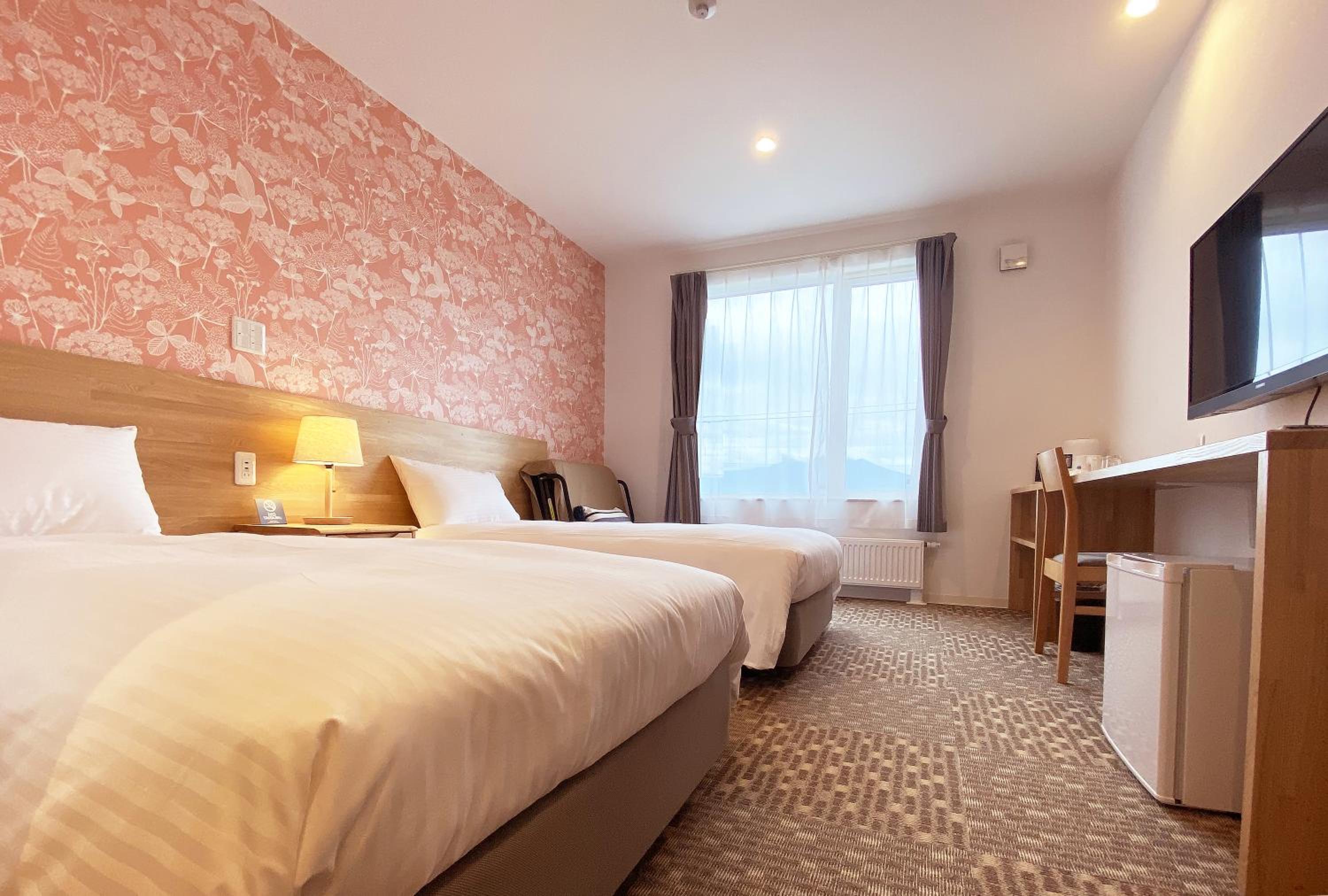 Twin Room with Shower(No Housekeeping)