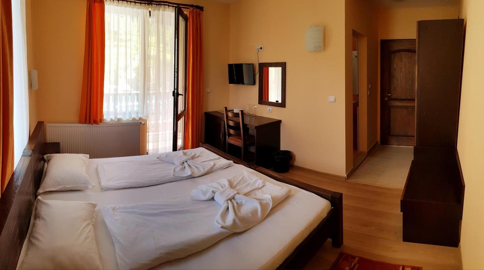 Twin Room with Balcony photo 1