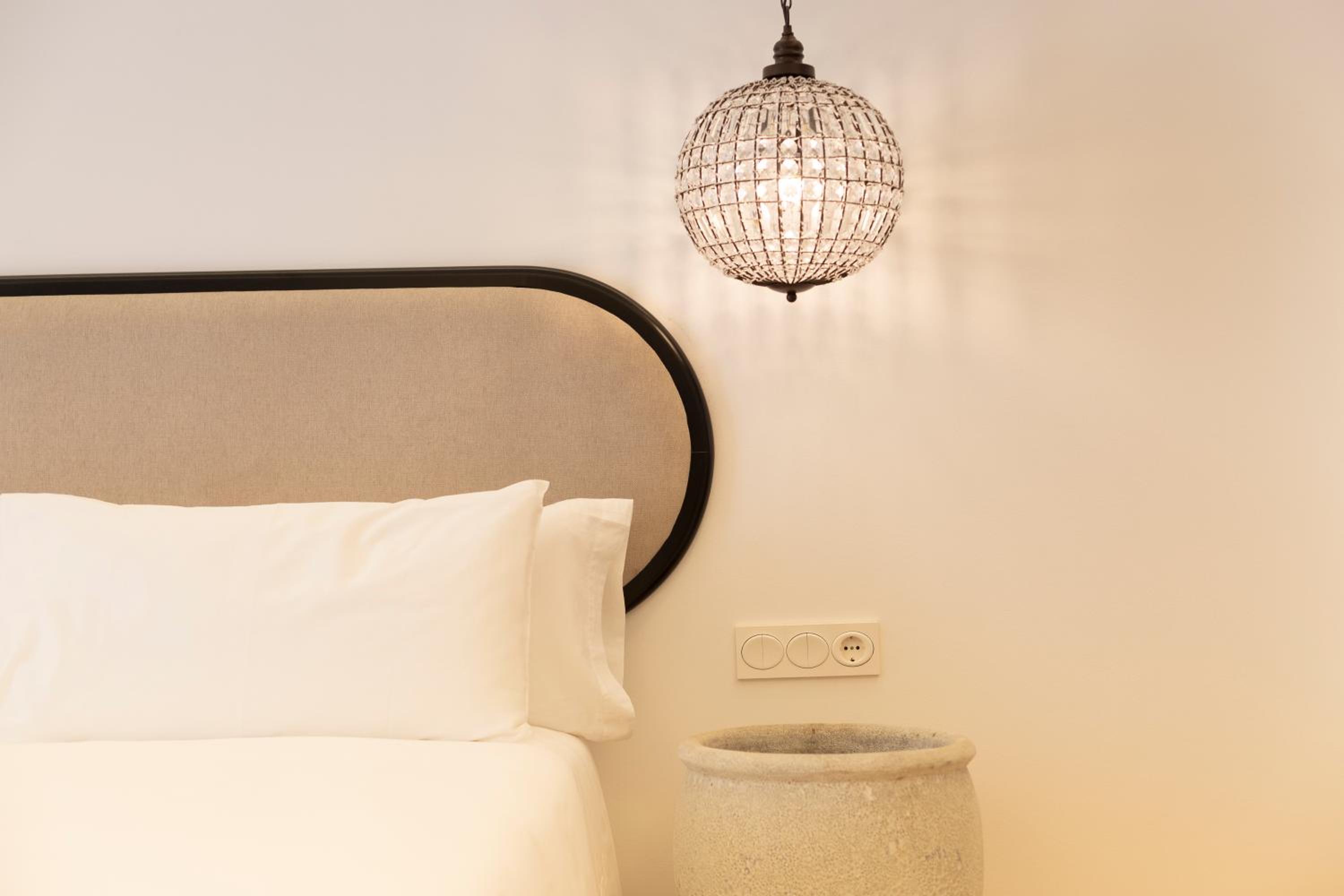 Deluxe Room - Photo 19