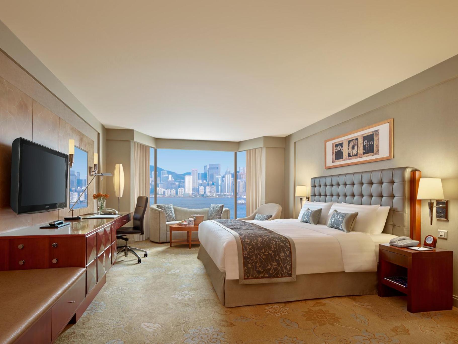 Deluxe King Room with Harbor View thumbnail 5