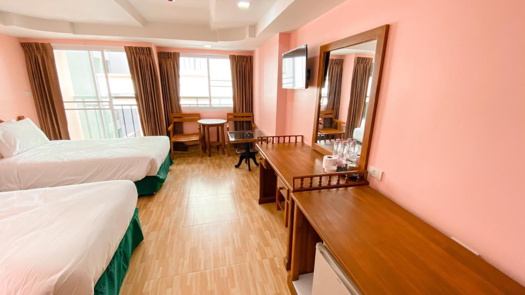 Standard Twin Room - Photo 13