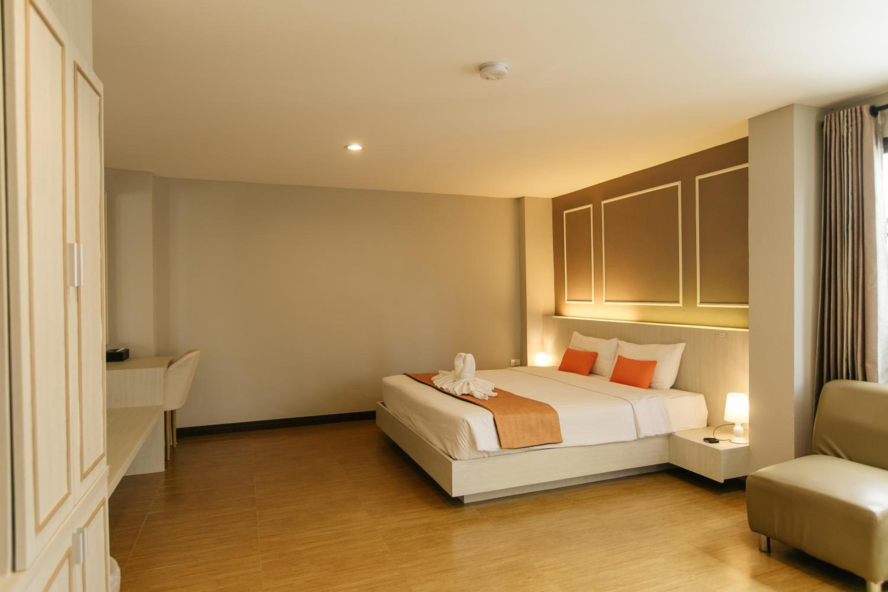 Deluxe Double Room - Photo 8