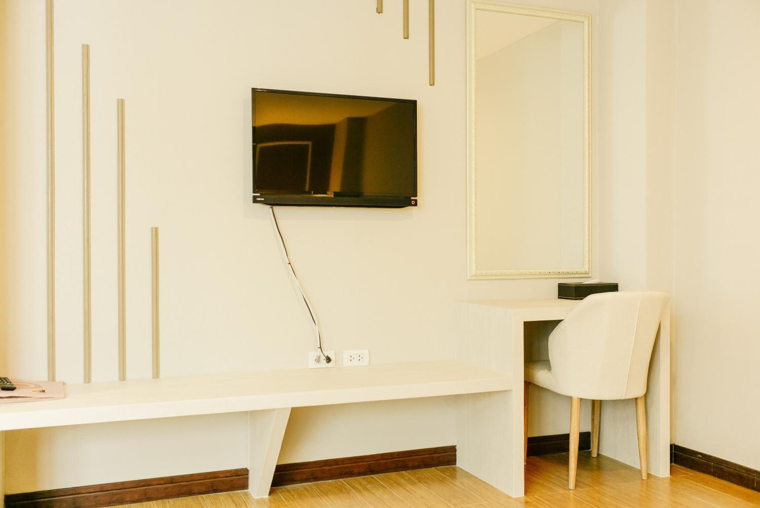 Deluxe Twin Room - Photo 7