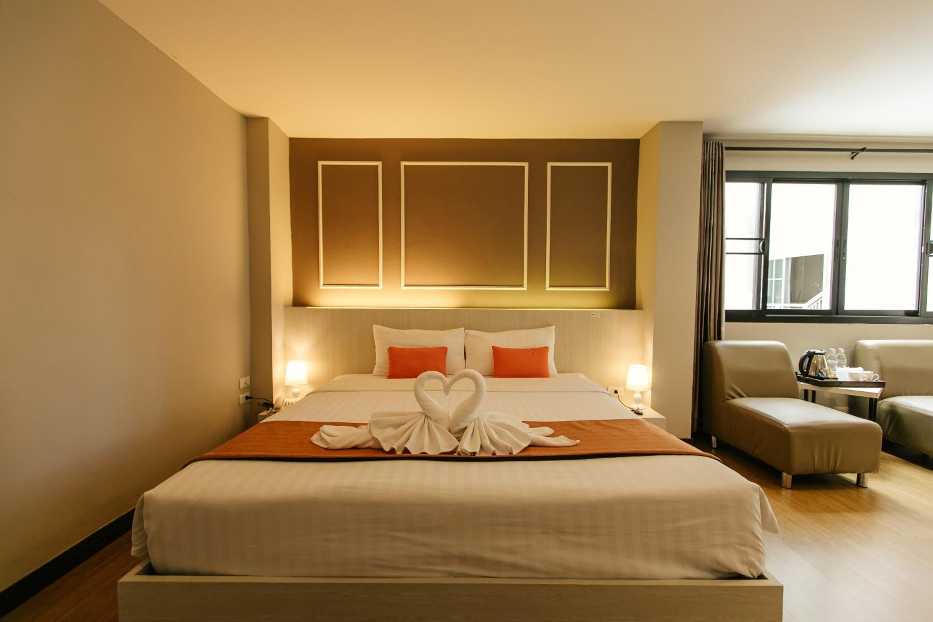 Deluxe Double Room - Photo 9