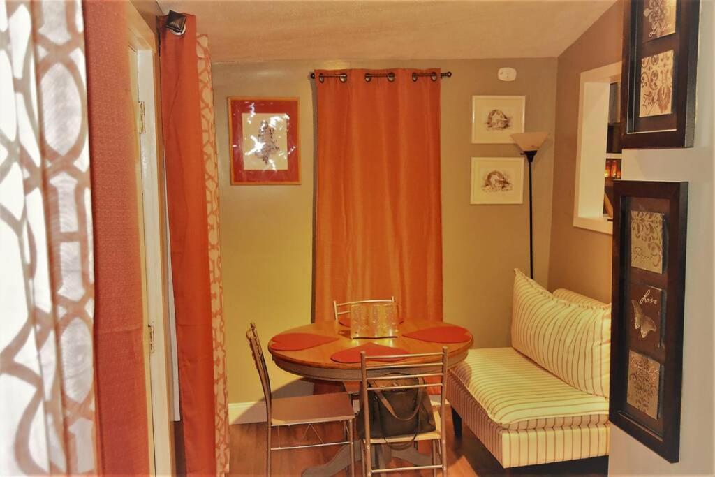 Two-Bedroom House photo 2