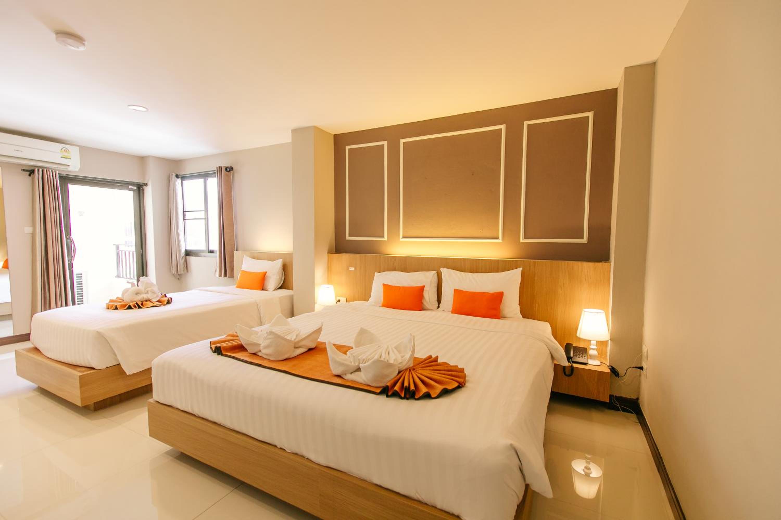 Deluxe Triple Room - Photo 1