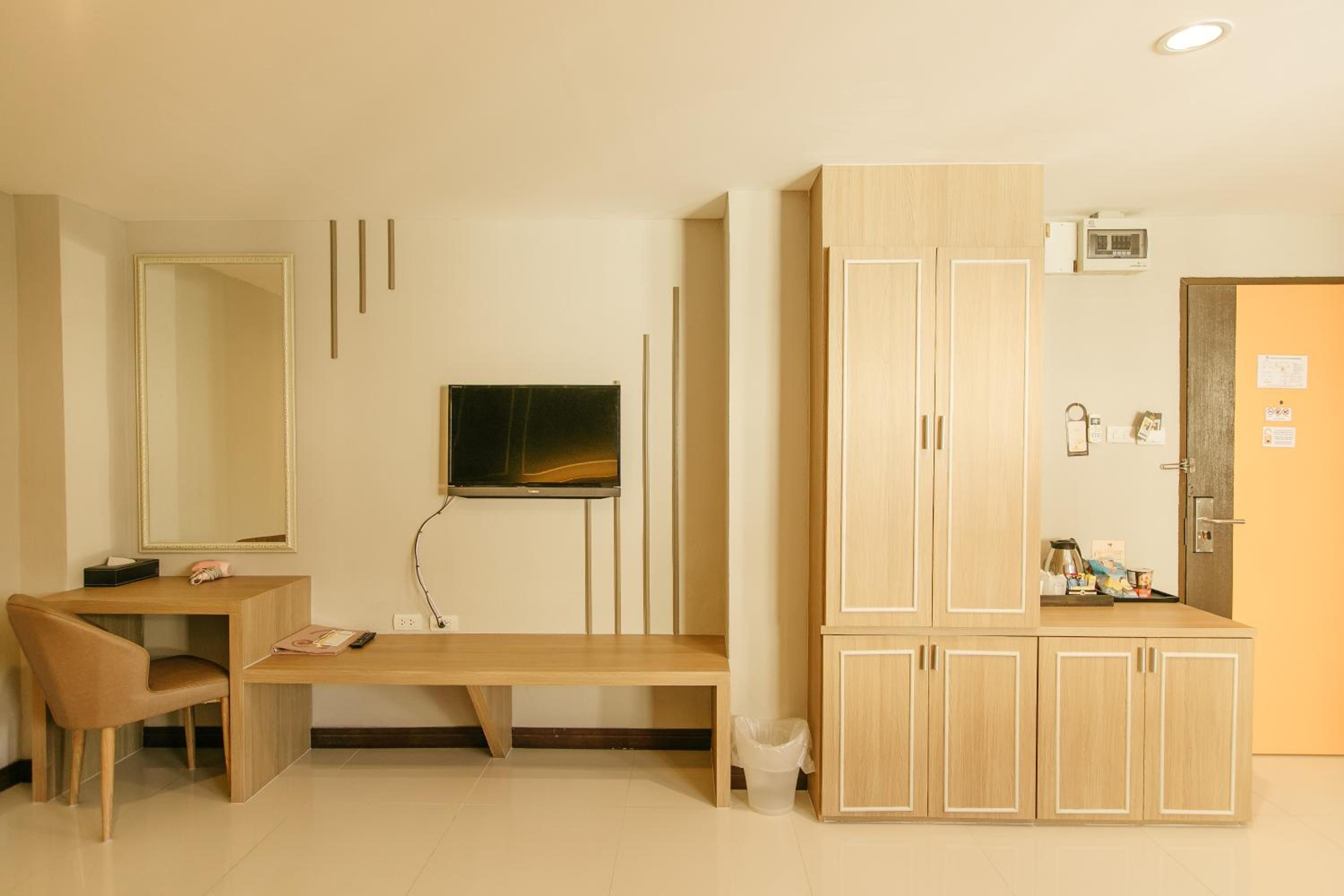 Deluxe Triple Room - Photo 7