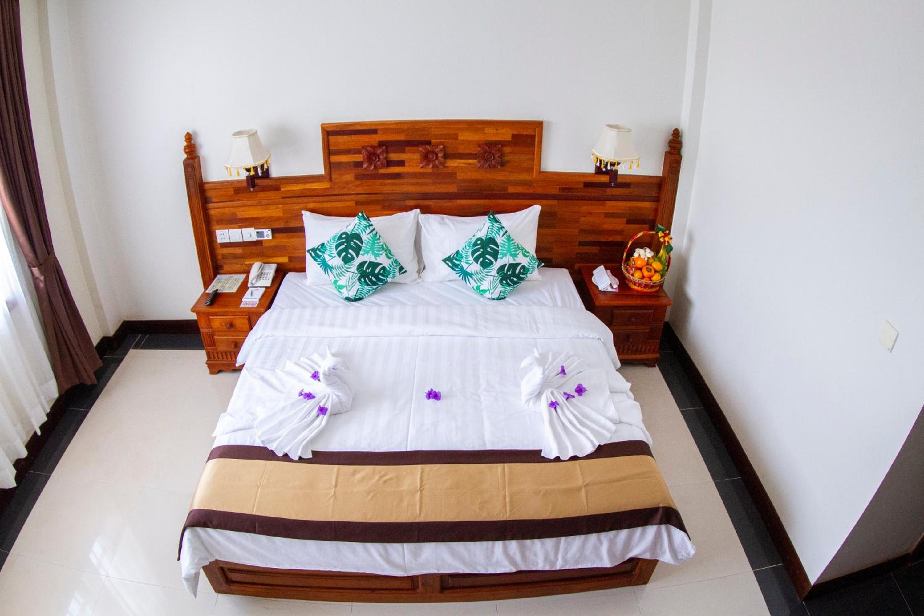 Deluxe Double Room - Photo 12