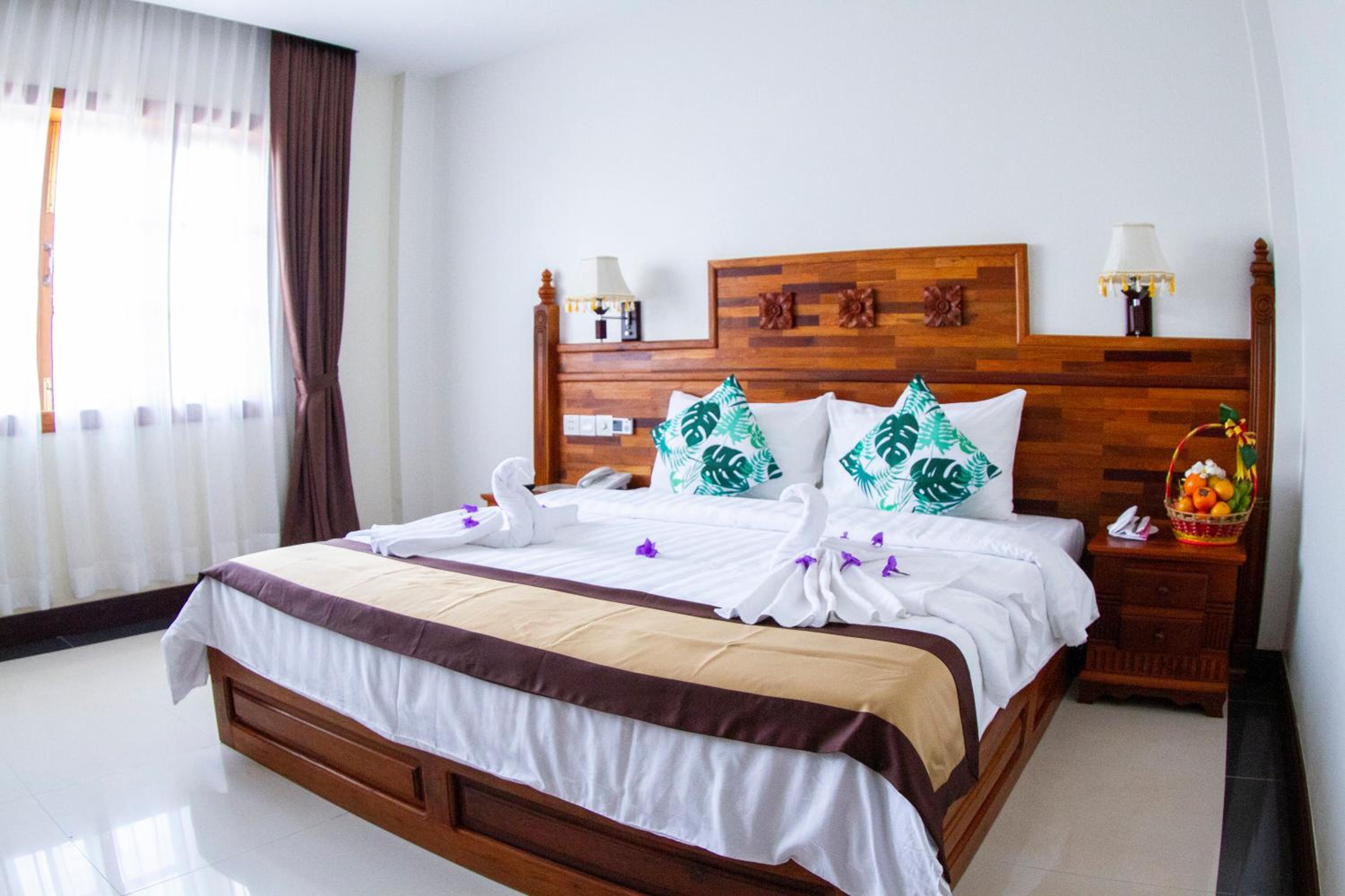 Deluxe Double Room - Photo 13