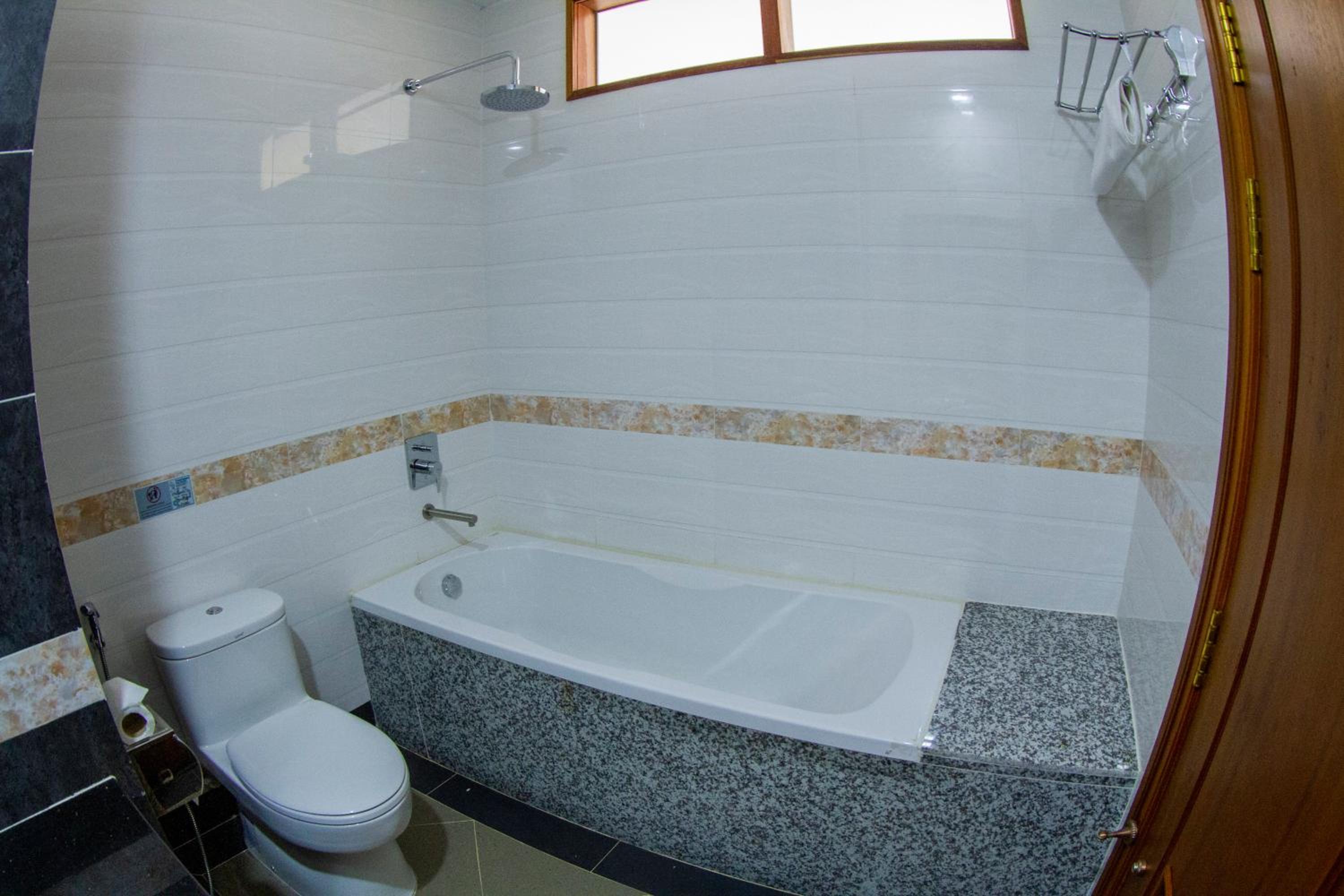 Deluxe Double Room - Photo 10