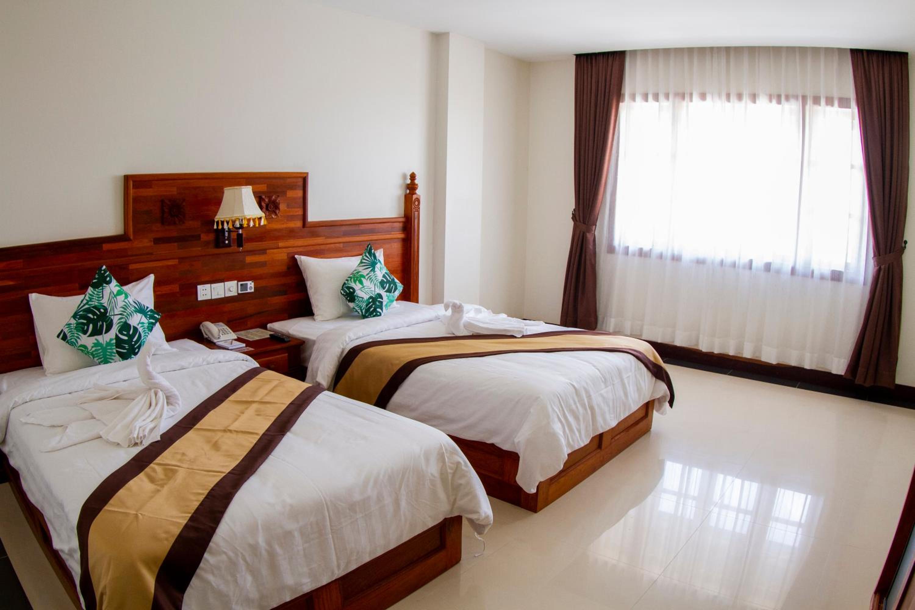 Deluxe Twin Room - Photo 13