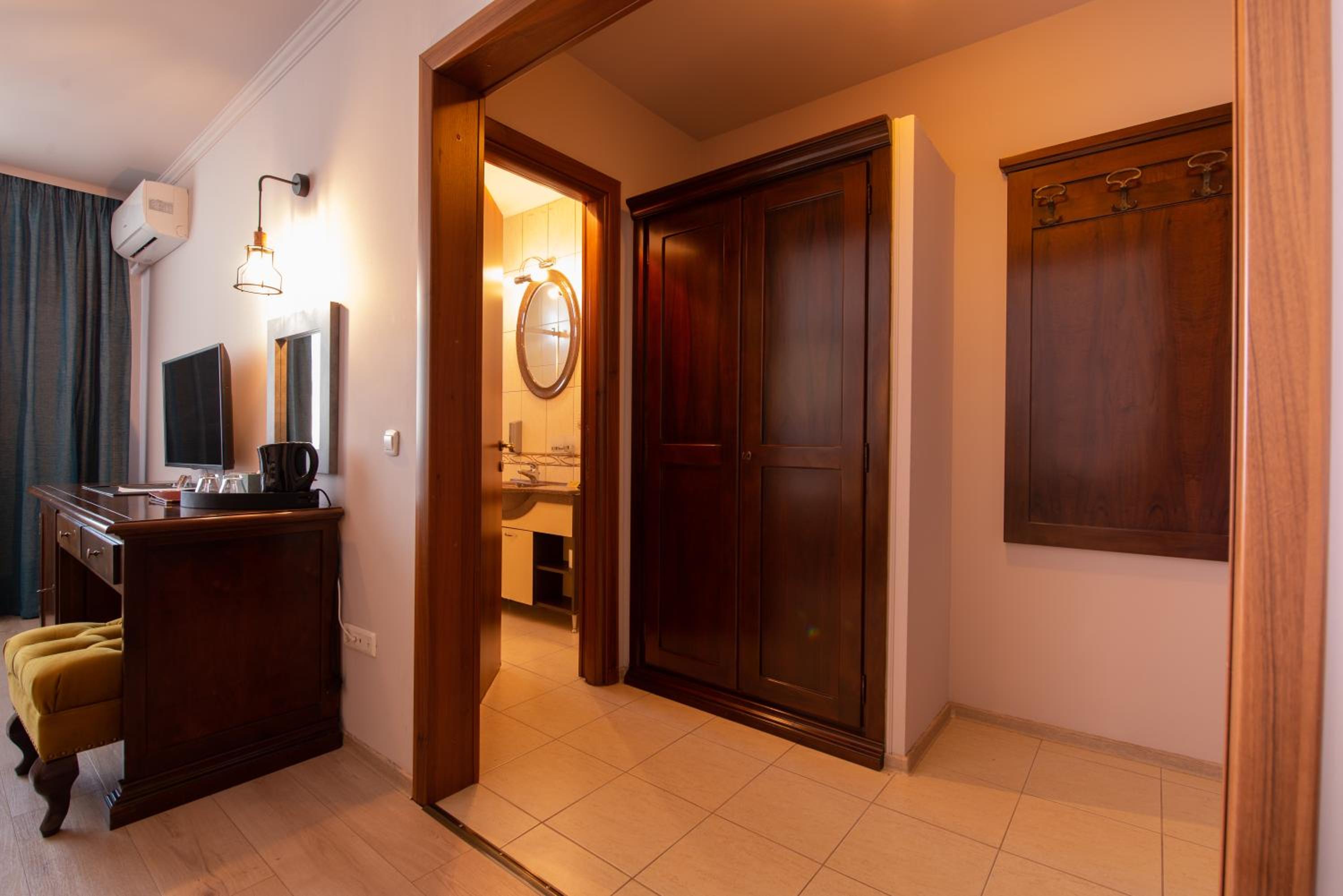 Single Room photo 2