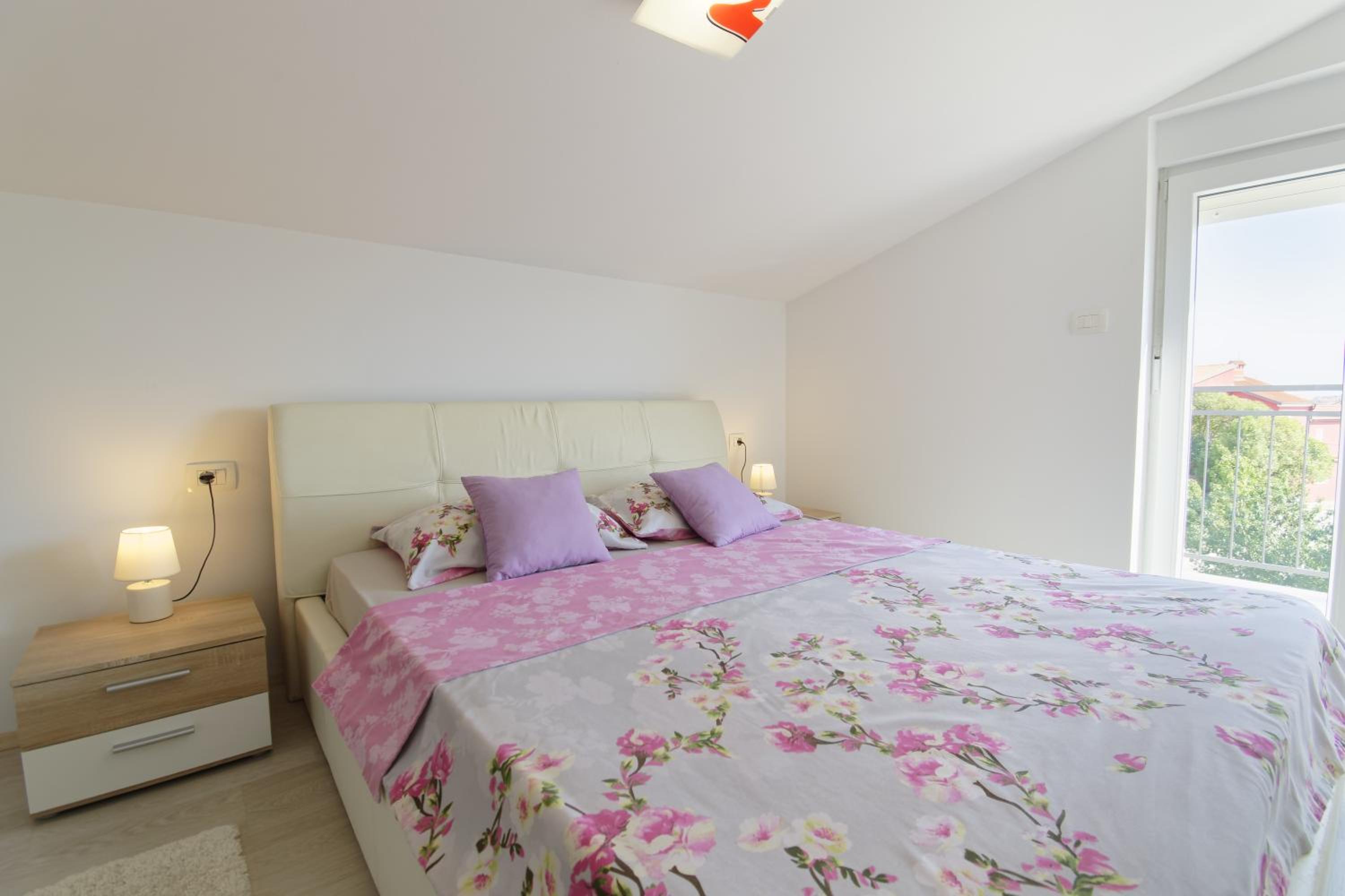 One Bedroom Apartment with Balcony photo 2