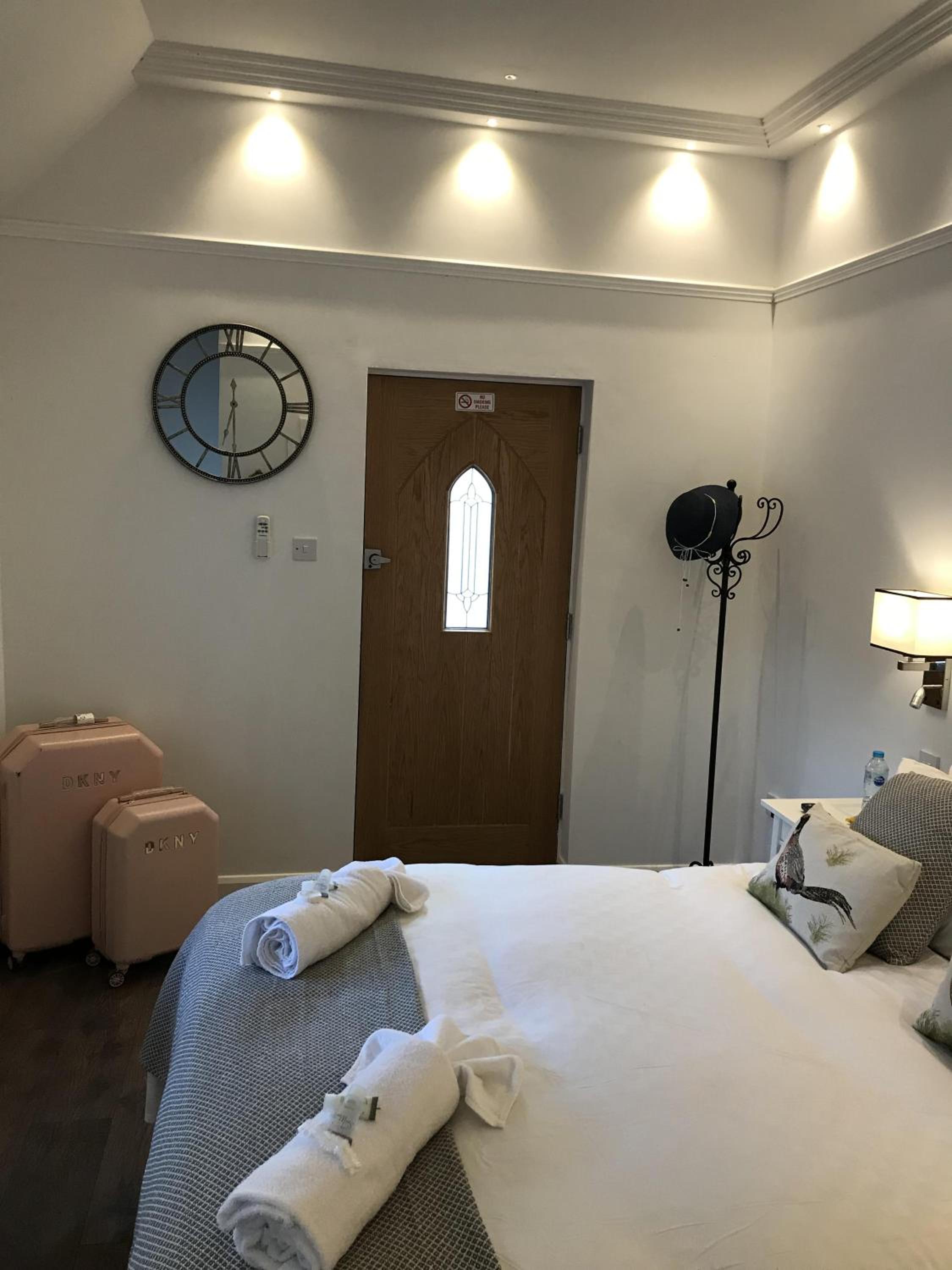 Deluxe Double Room with Shower