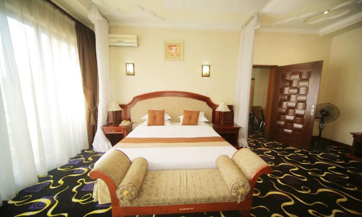 Executive Suite photo 2