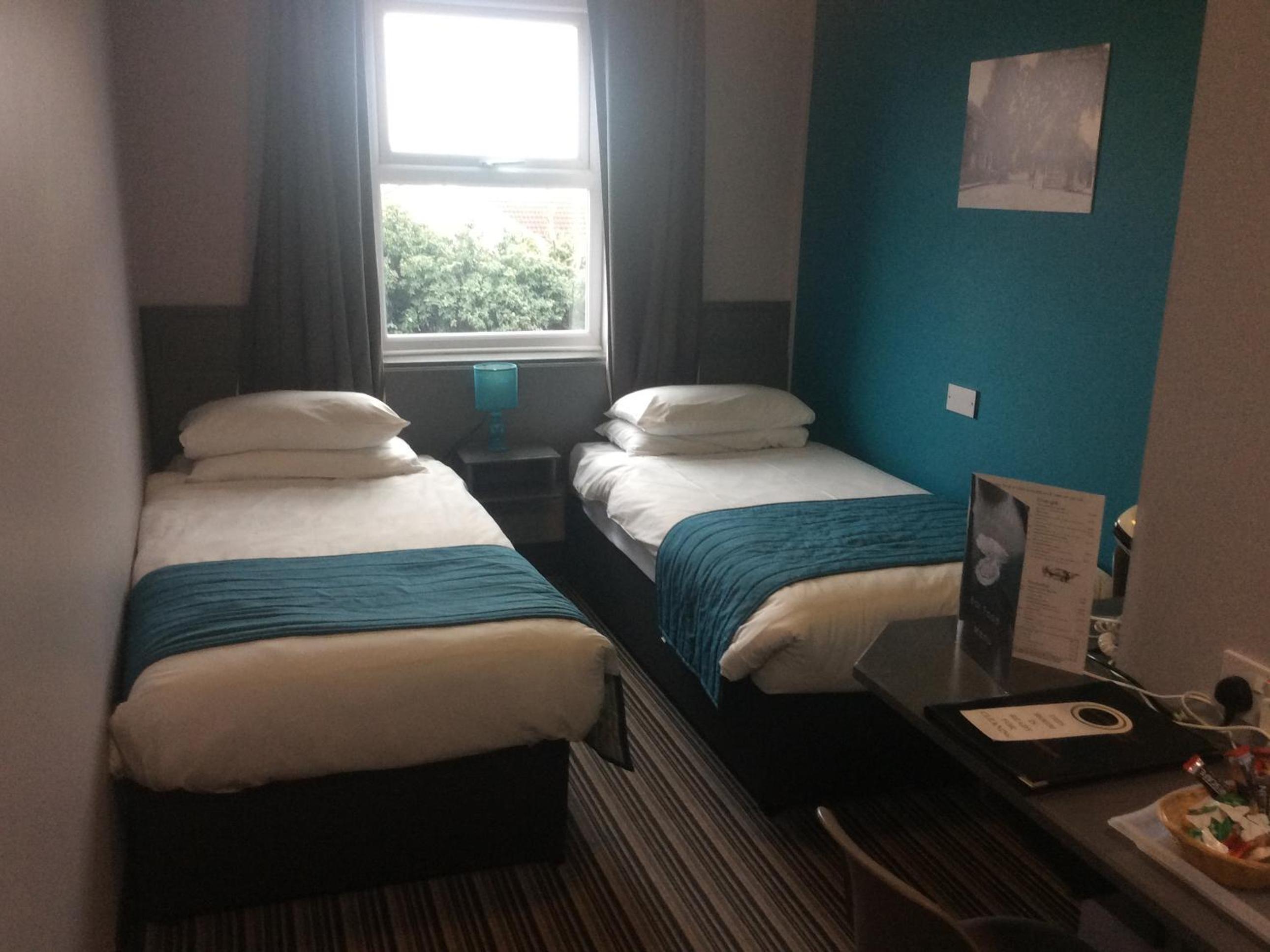 Budget Twin Room photo 2
