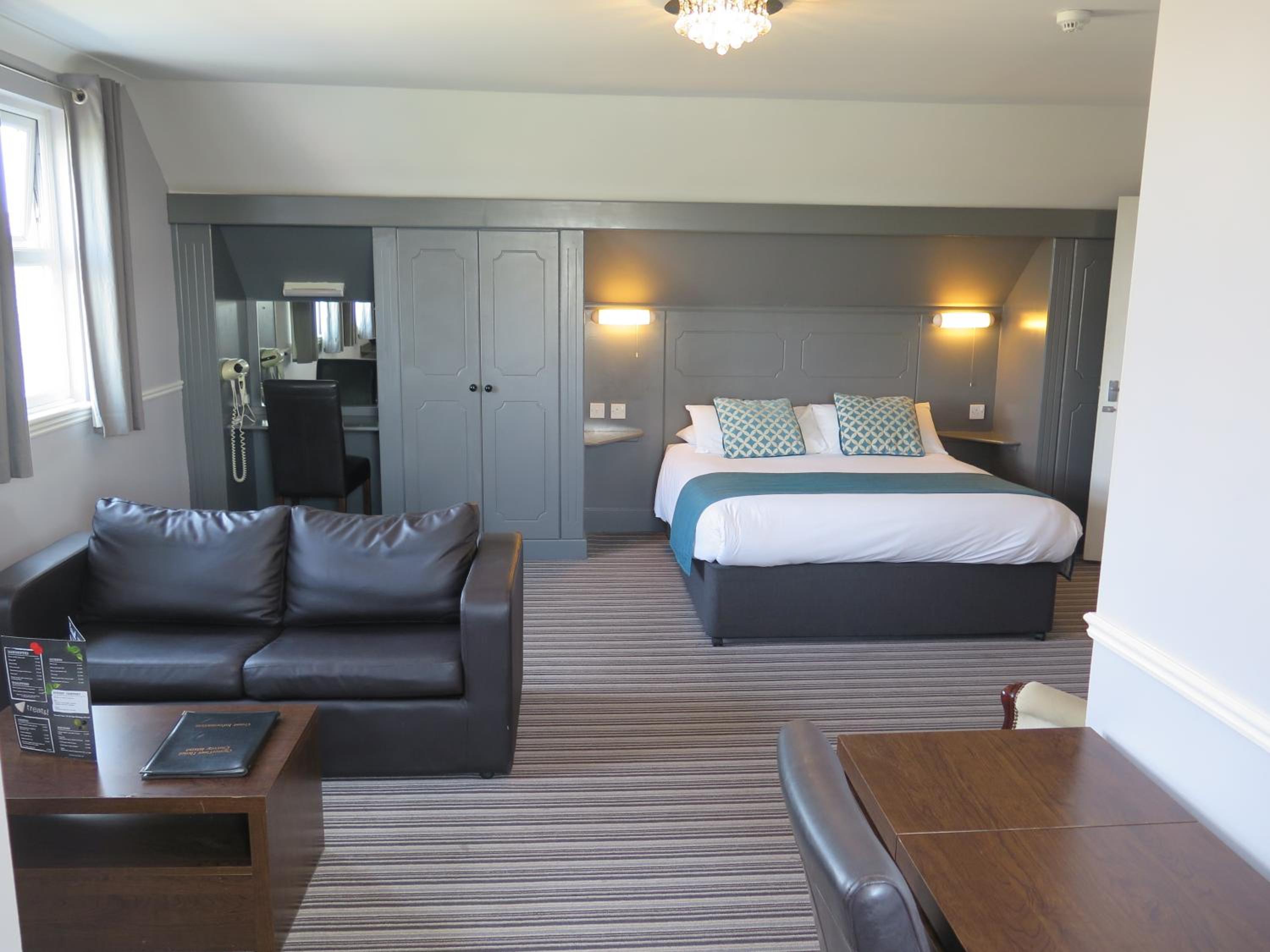 One-Bedroom Suite photo 2