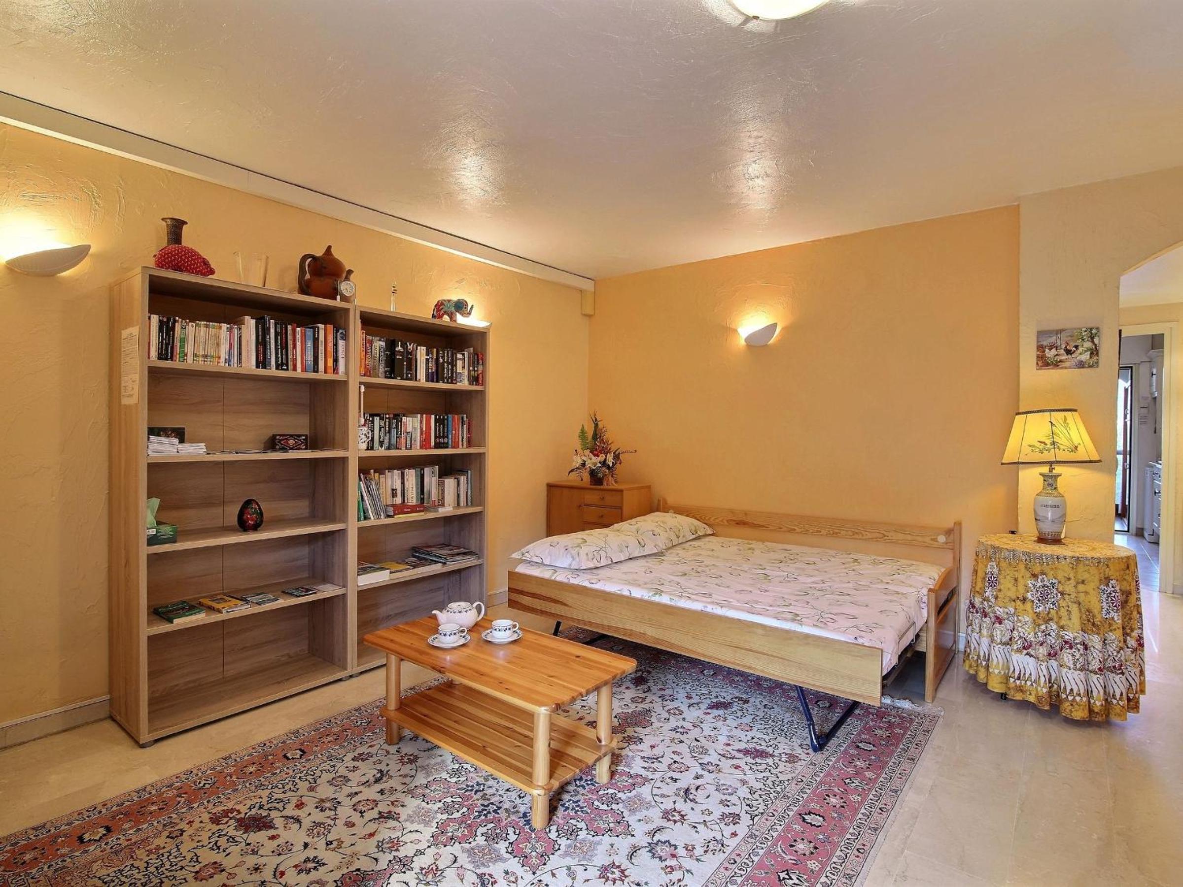 Apartment with Balcony photo 3