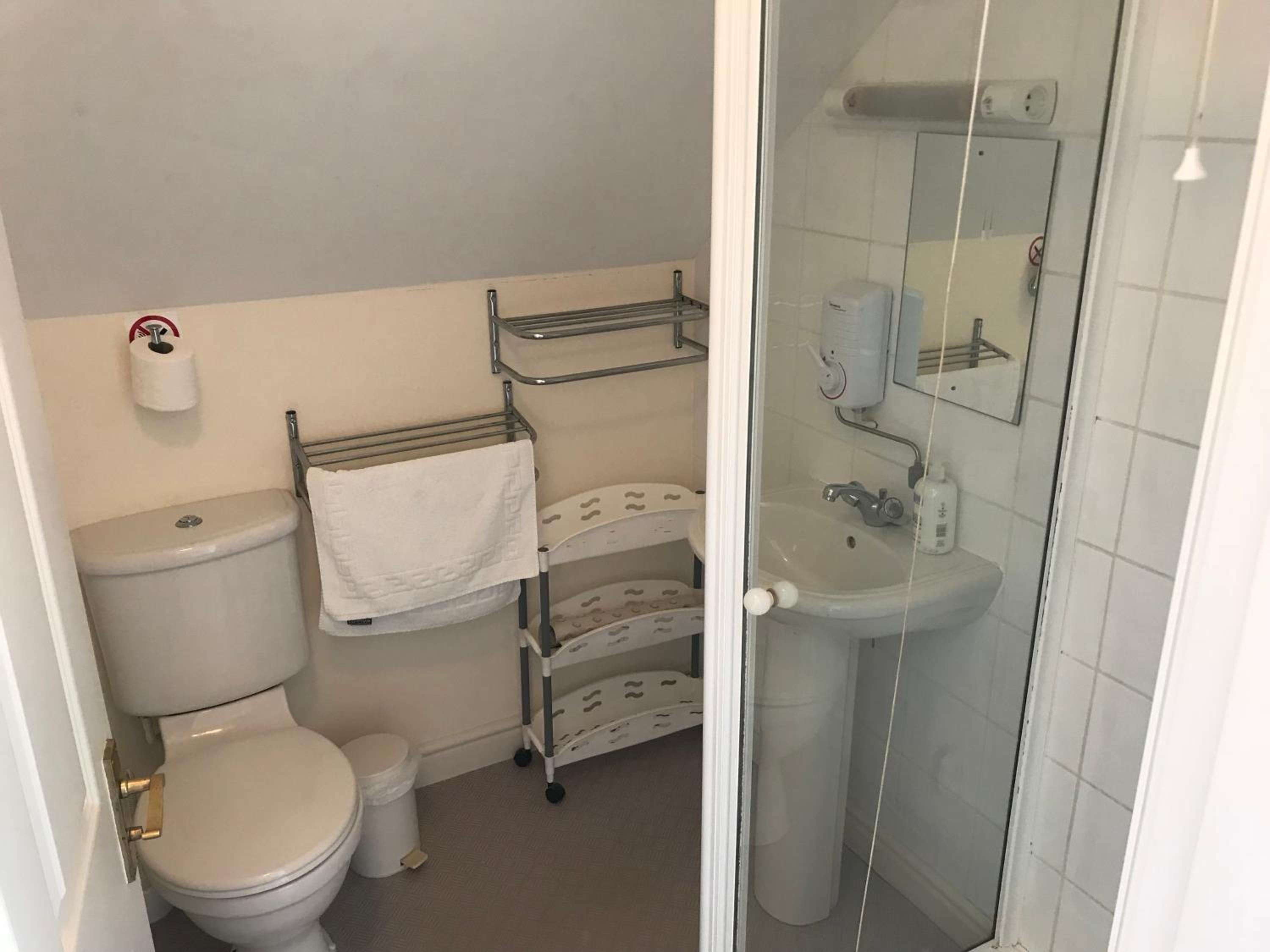 Family Room with Shower photo 3