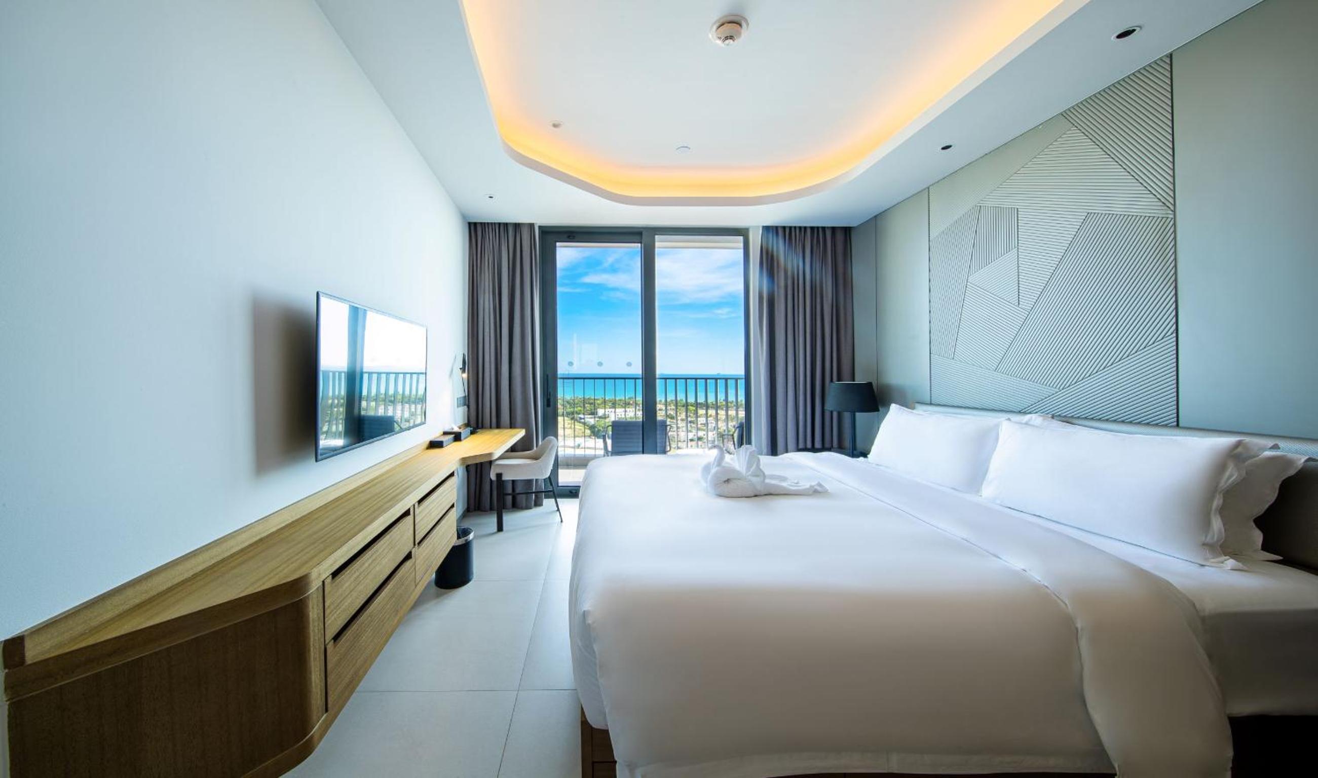 Two-Bedroom Ocean View - Photo 4