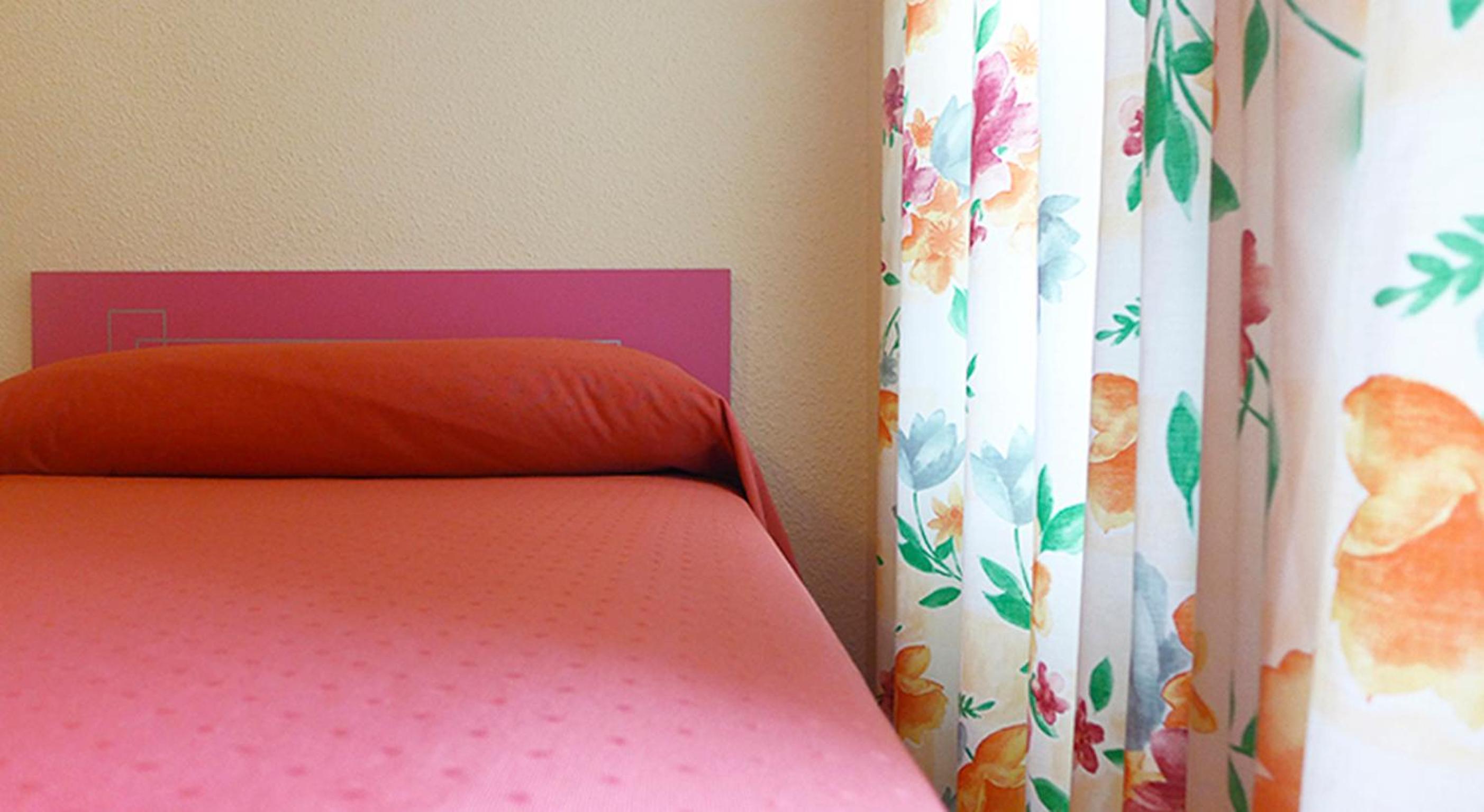 Standard Twin Room photo 3