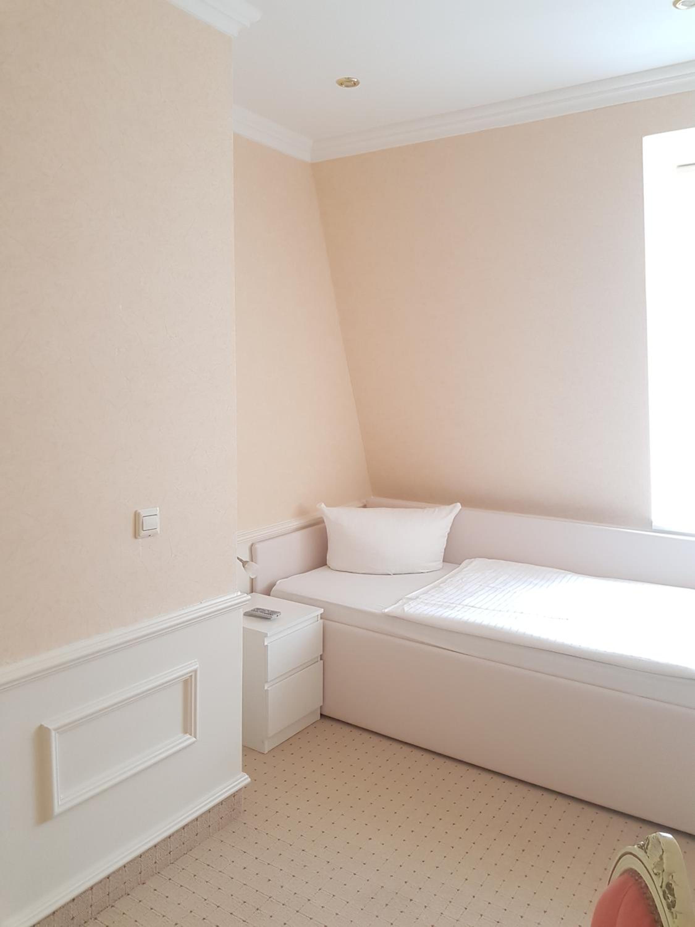 Classic Triple Room - Photo 5
