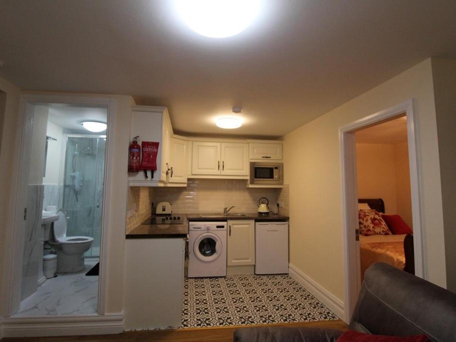One-Bedroom Apartment photo 2