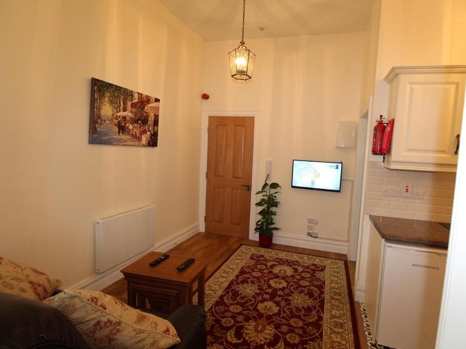 One-Bedroom Apartment photo 2