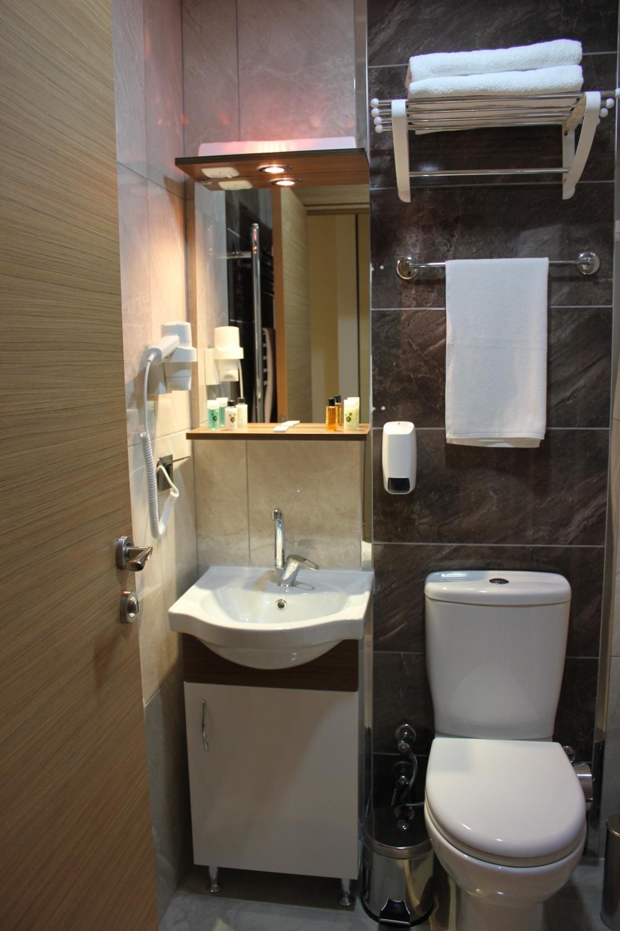 Budget Double or Twin Room photo 2