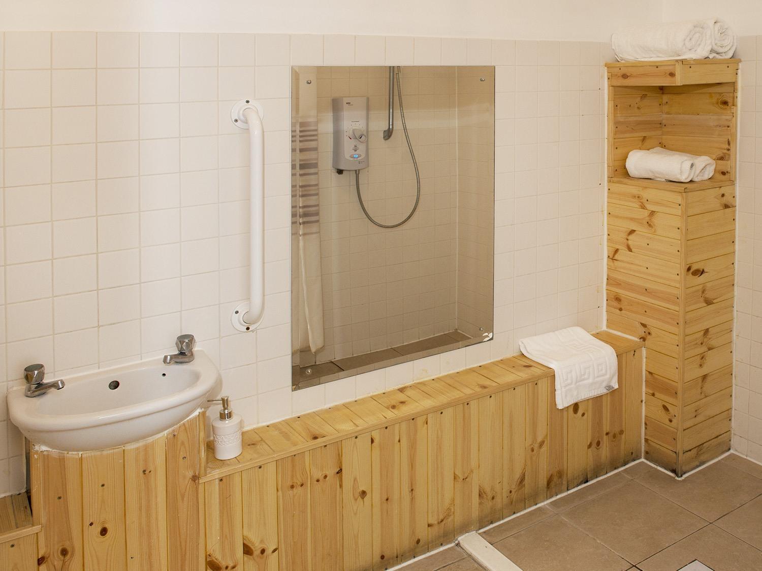 Double Room with Private Bathroom photo 3
