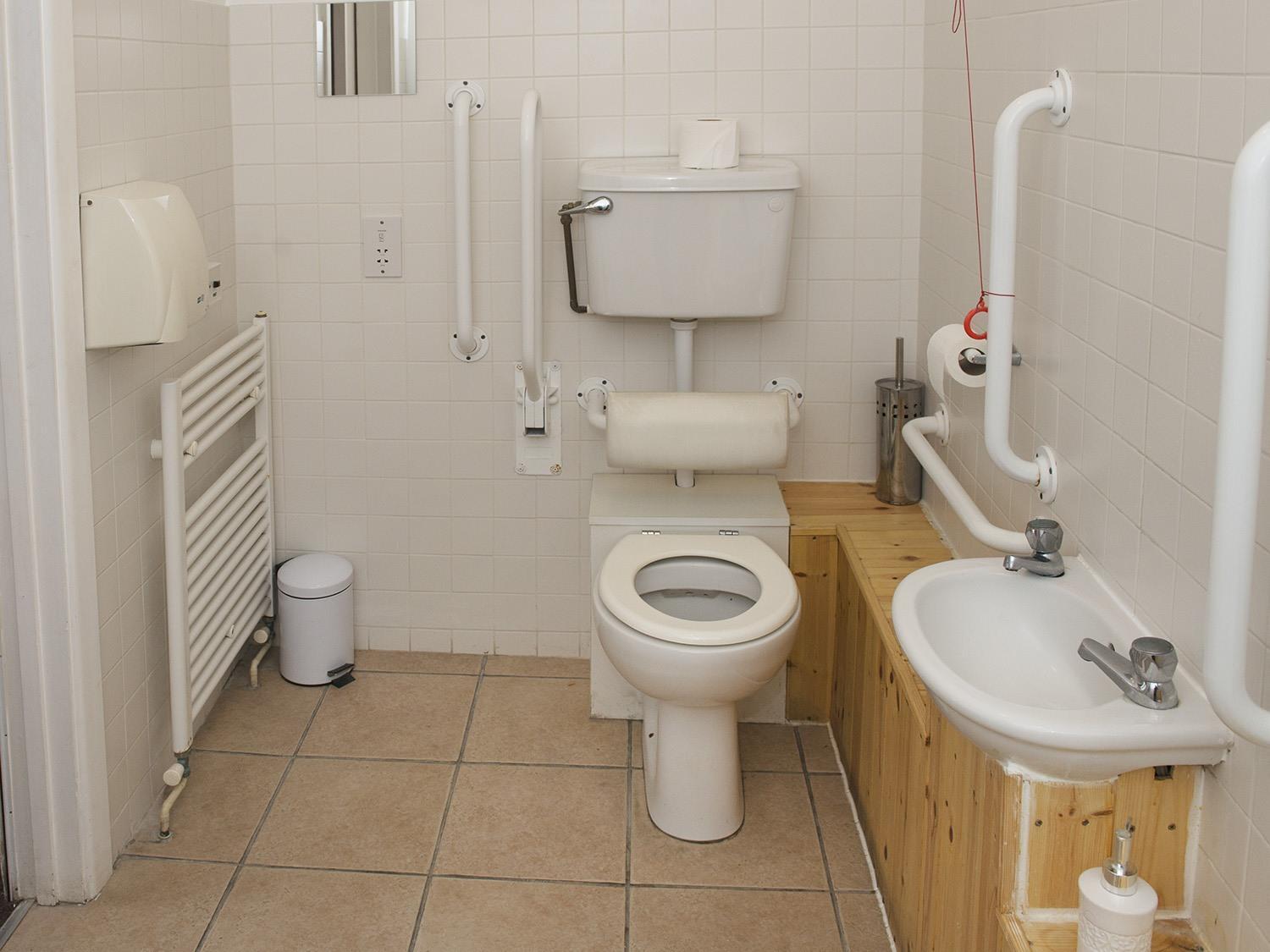 Double Room with Private Bathroom photo 2
