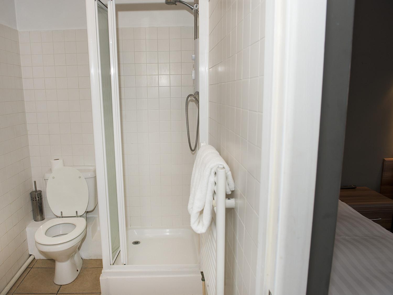Twin Room with Shower photo 3