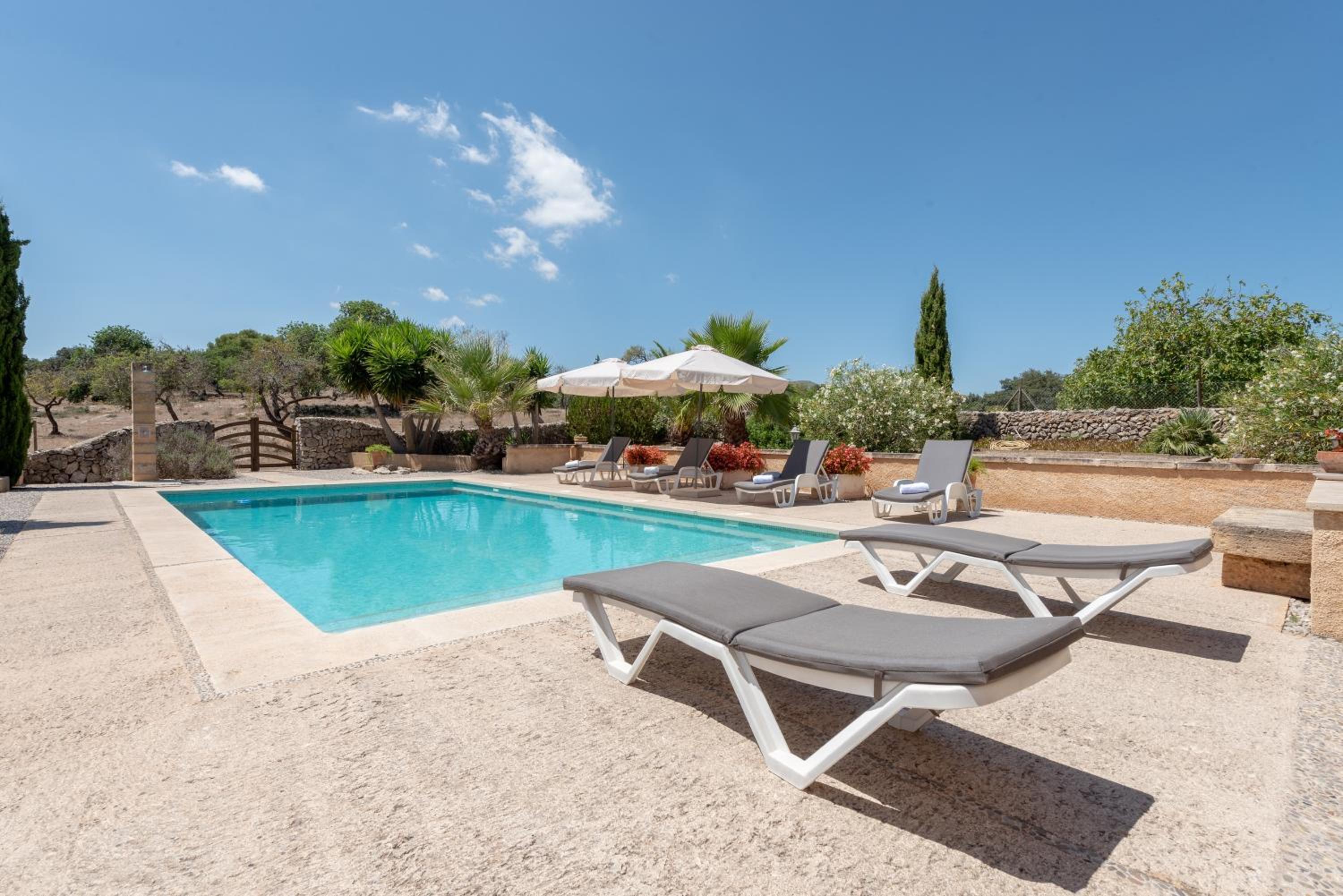 Villa photo 2